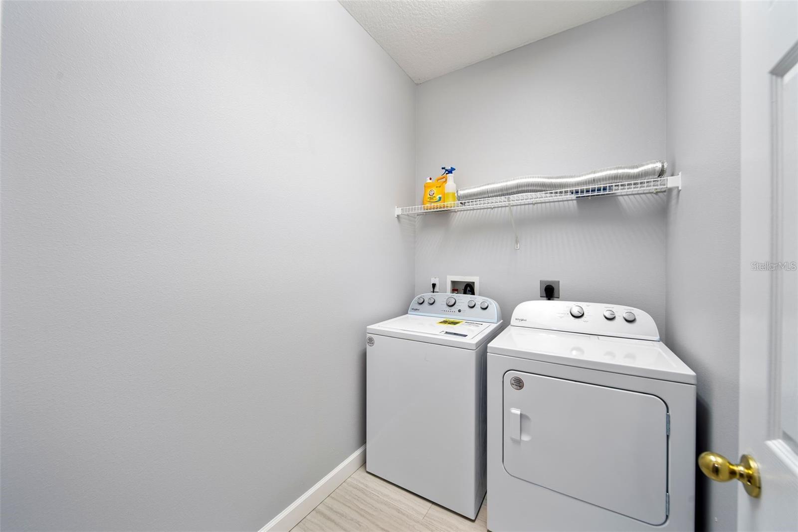 KENSINGTON MANOR L & O - Residential Lease