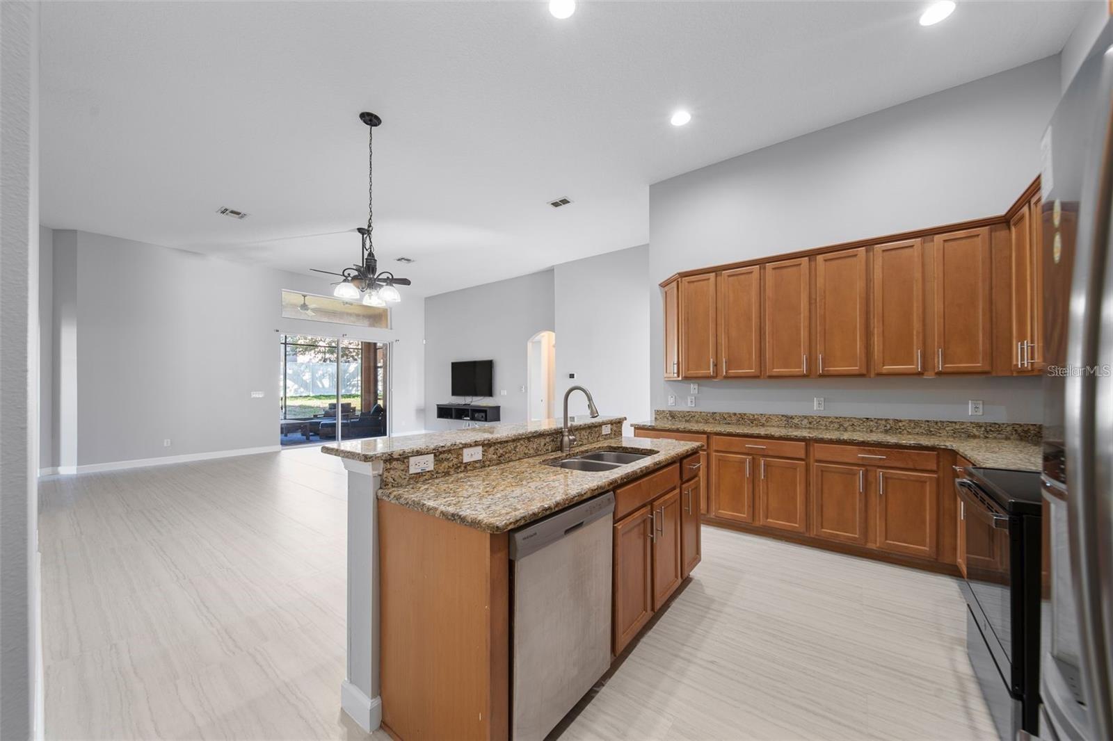 KENSINGTON MANOR L & O - Residential Lease