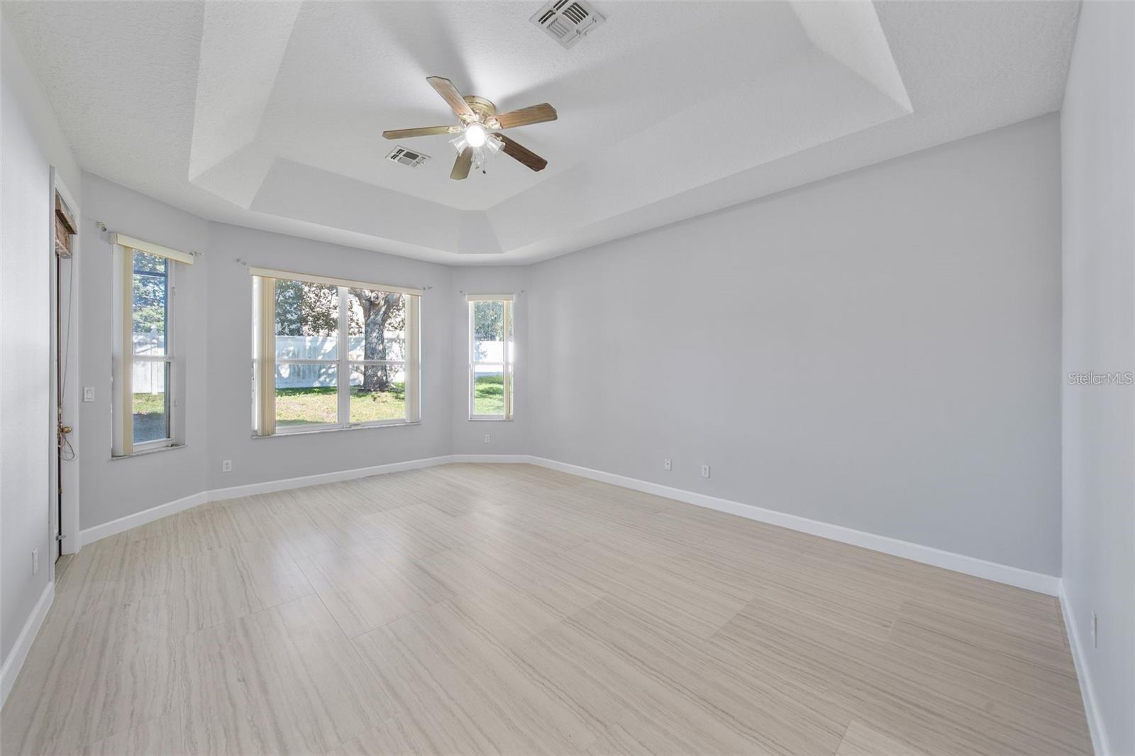 KENSINGTON MANOR L & O - Residential Lease