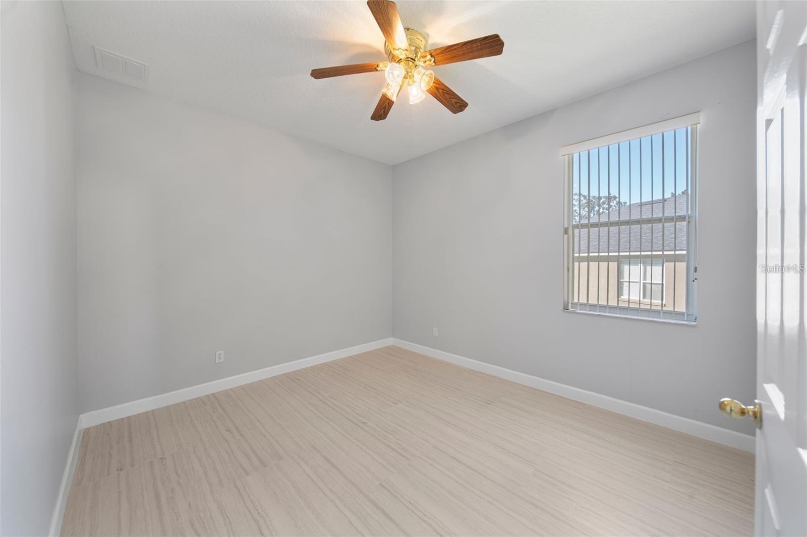 KENSINGTON MANOR L & O - Residential Lease