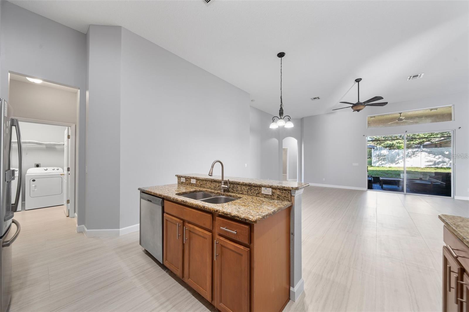 KENSINGTON MANOR L & O - Residential Lease