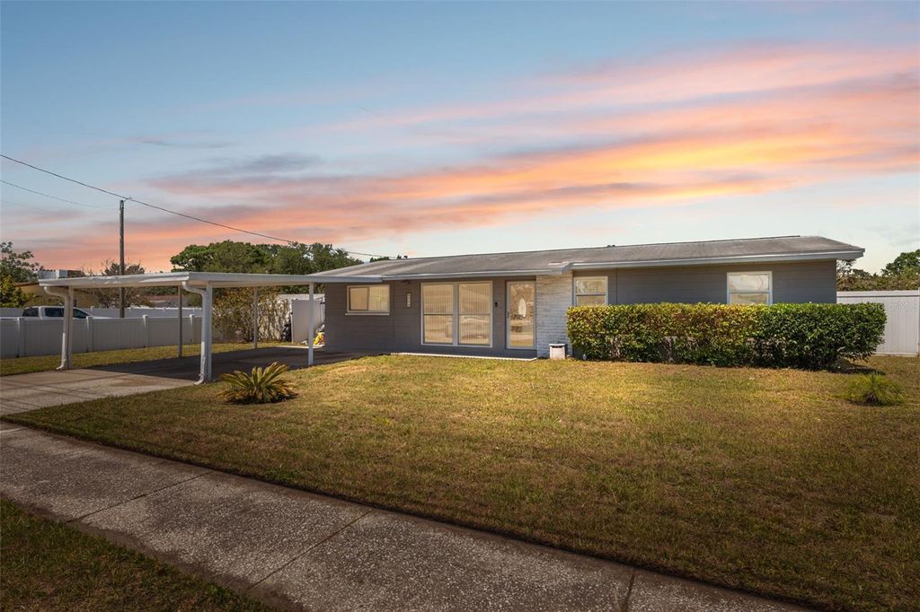 Photo of 4715 W Montgomery Ave, Tampa, FL 33616 (MLS # TB8375671)