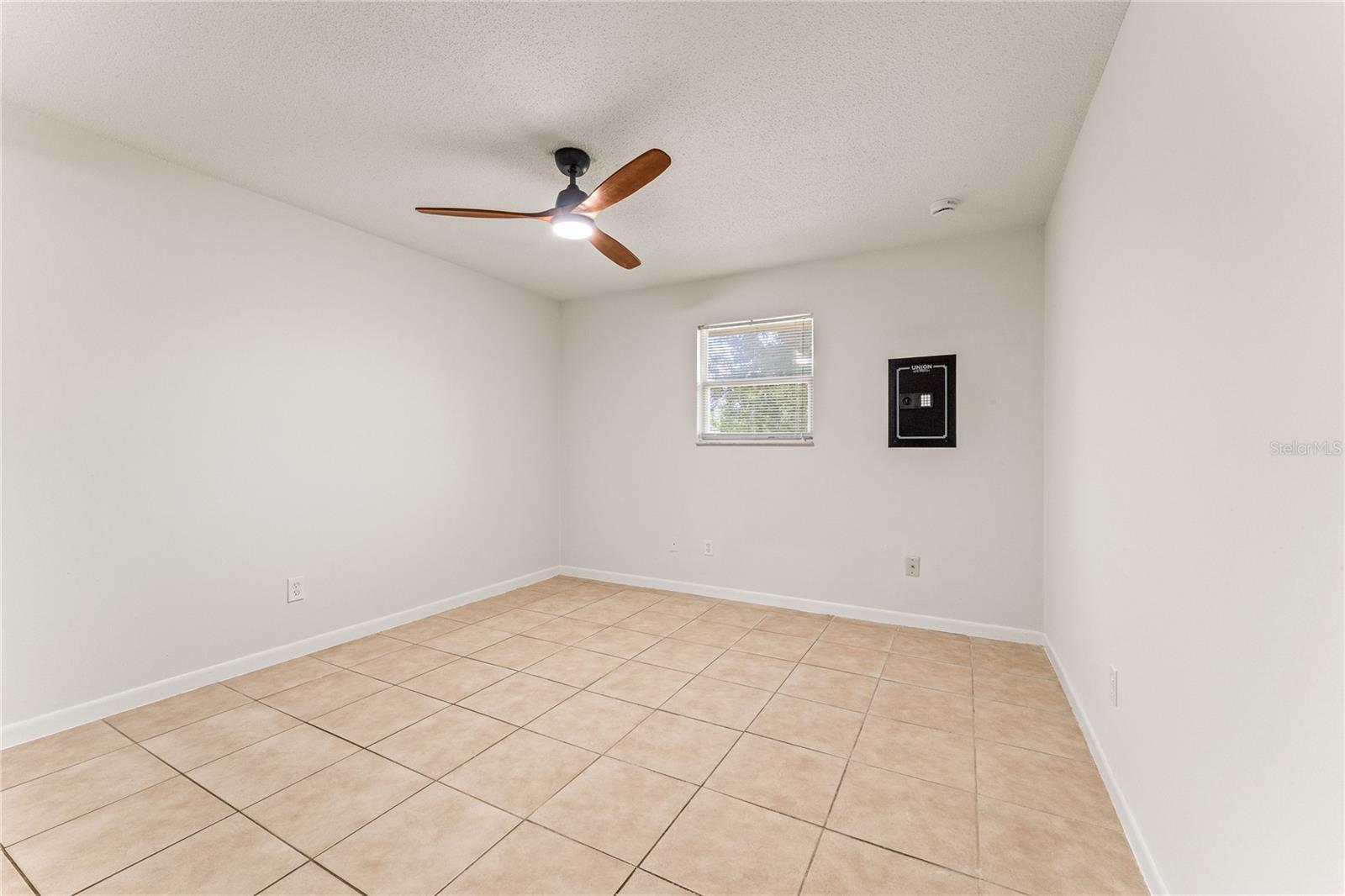 GAS LITE SQUARE - Residential Lease