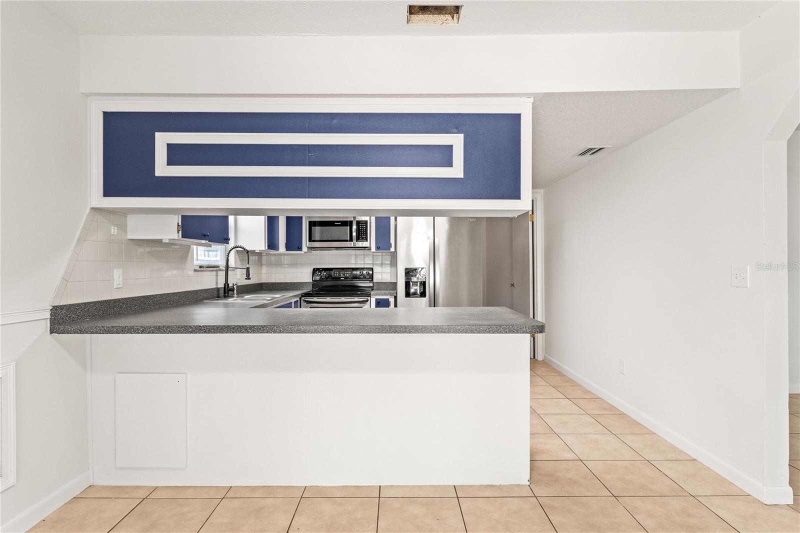 GAS LITE SQUARE - Residential Lease