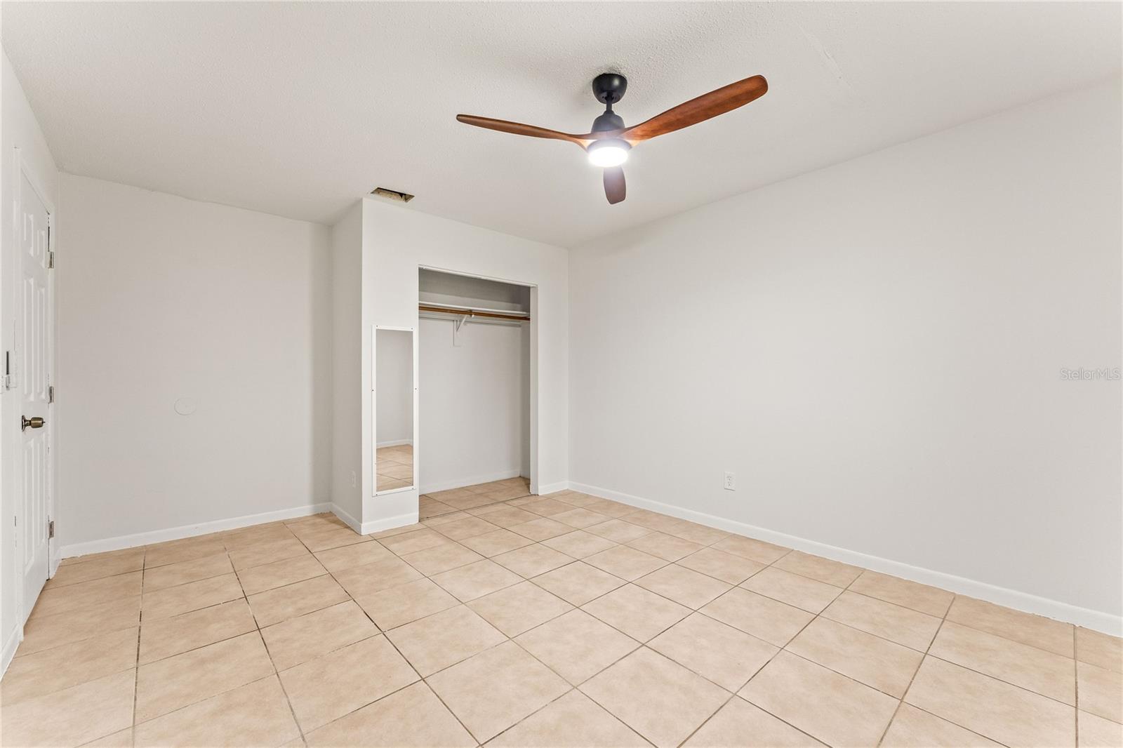 GAS LITE SQUARE - Residential Lease