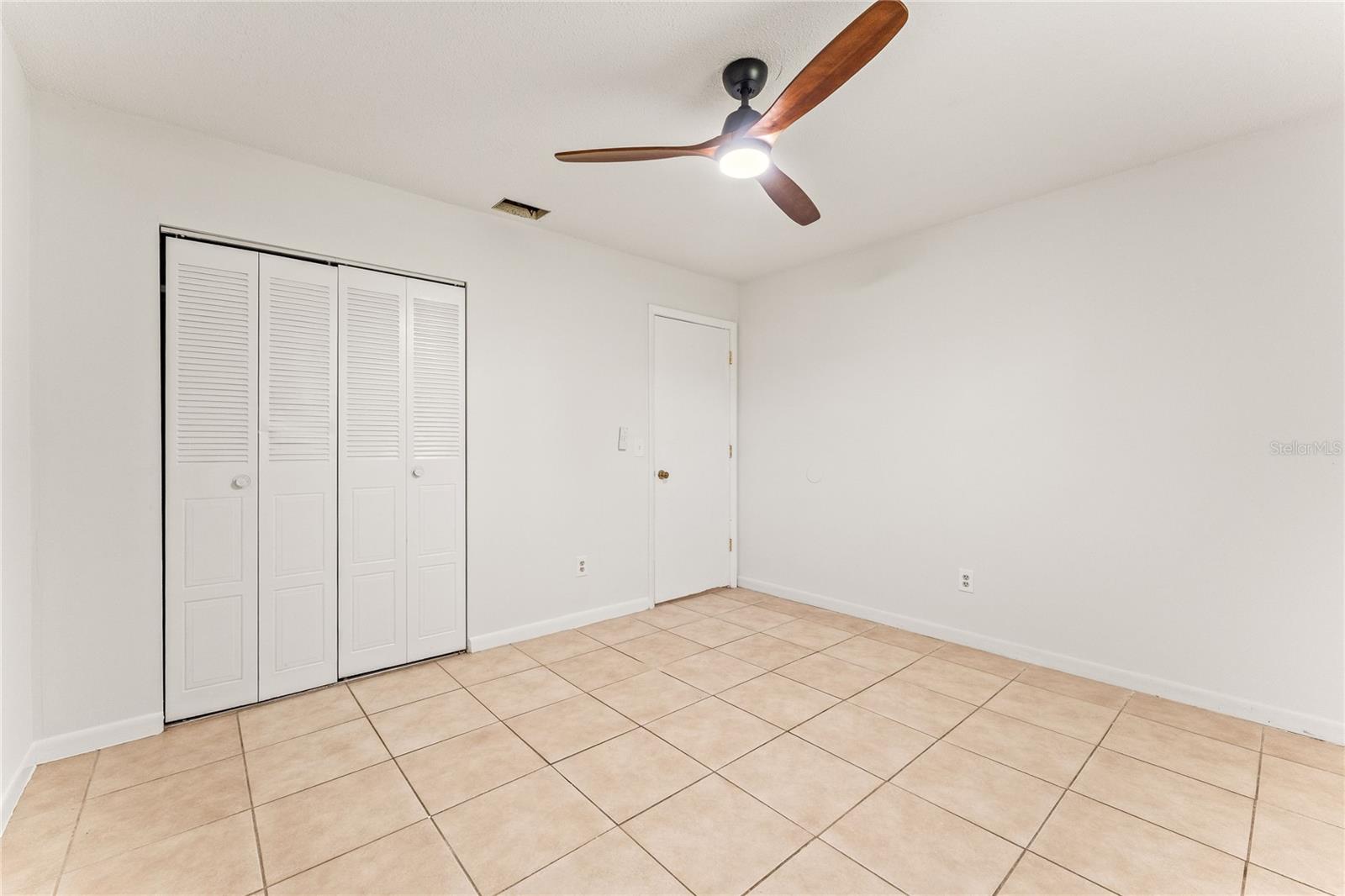 GAS LITE SQUARE - Residential Lease