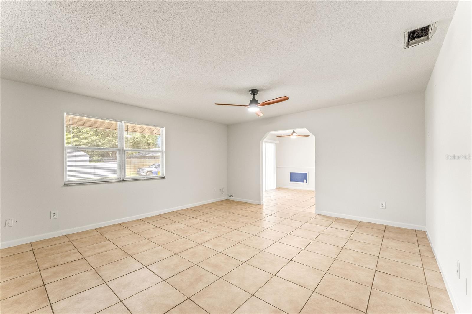 GAS LITE SQUARE - Residential Lease