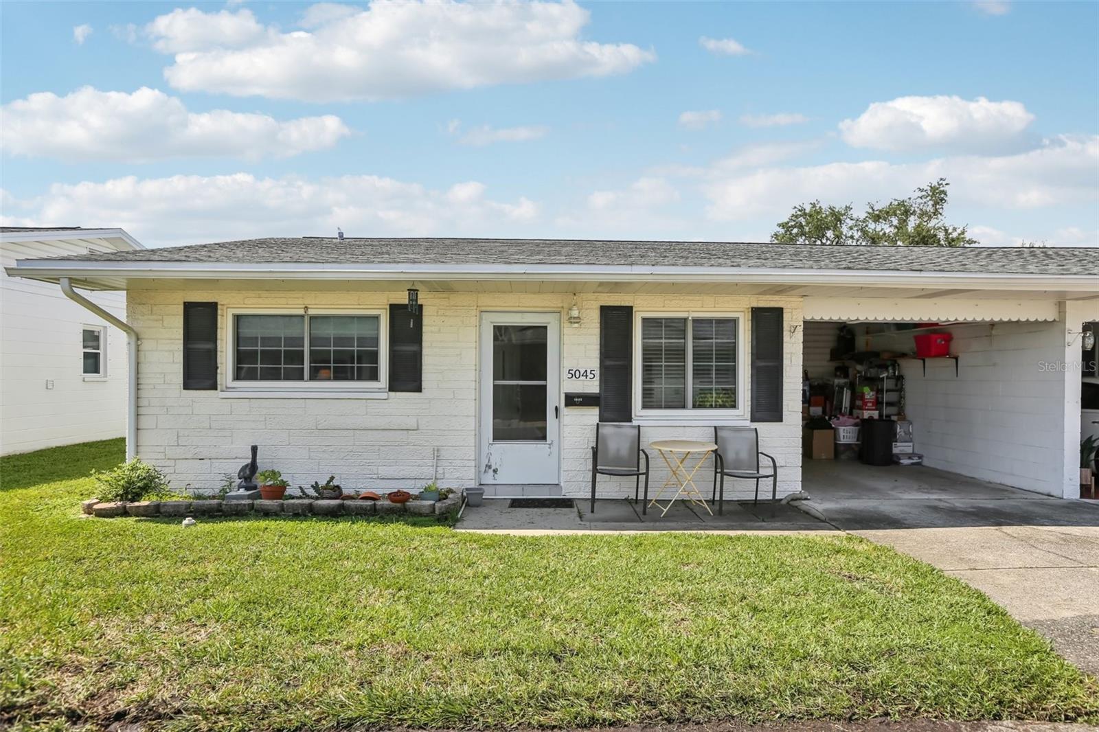 Welcome to Springwood 55+ community, where comfort meets convenience! This 2 bedroom, 1 bath villa offers 950 sq ft of easy living with tile floors throughout, a spacious living room, and a bright Florida room perfect for relaxing or entertaining. The kitchen features stainless steel appliances, gas range, and a walk-in pantry, while the master suite includes a walk-in closet. Roof replaced in 2018 for peace of mind.
At Springwood, you’ll enjoy a vibrant lifestyle—join neighbors at the clubhouse for social gatherings, take a dip in the pool, play shuffleboard, or relax by the community fountain. Ideally located near U.S. 19, you’re minutes from shopping, dining, beaches, and medical centers. This is Florida living at its best!
