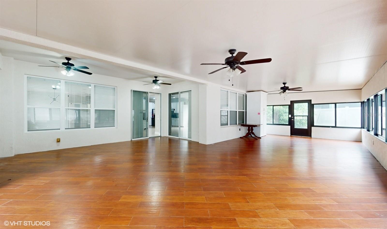 OAKHURST RESERVE UNIT TWO - Residential