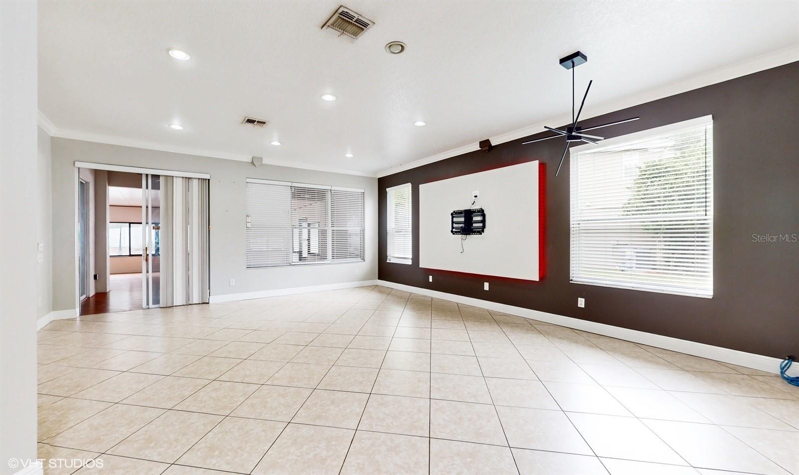 OAKHURST RESERVE UNIT TWO - Residential