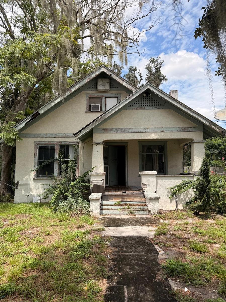 Photo of 613 W Minnesota Avenue, Deland, FL 32720 (MLS # O6448500)