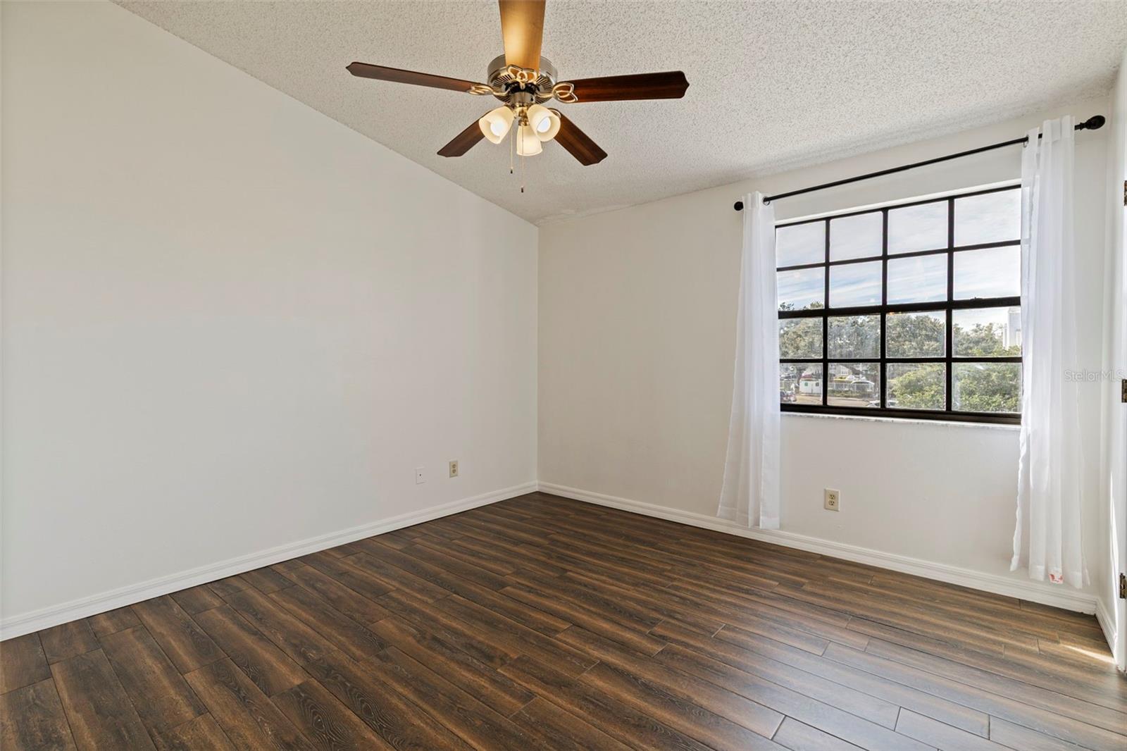 HAMPTON PARK TWNHMS UNIT 02 - Residential