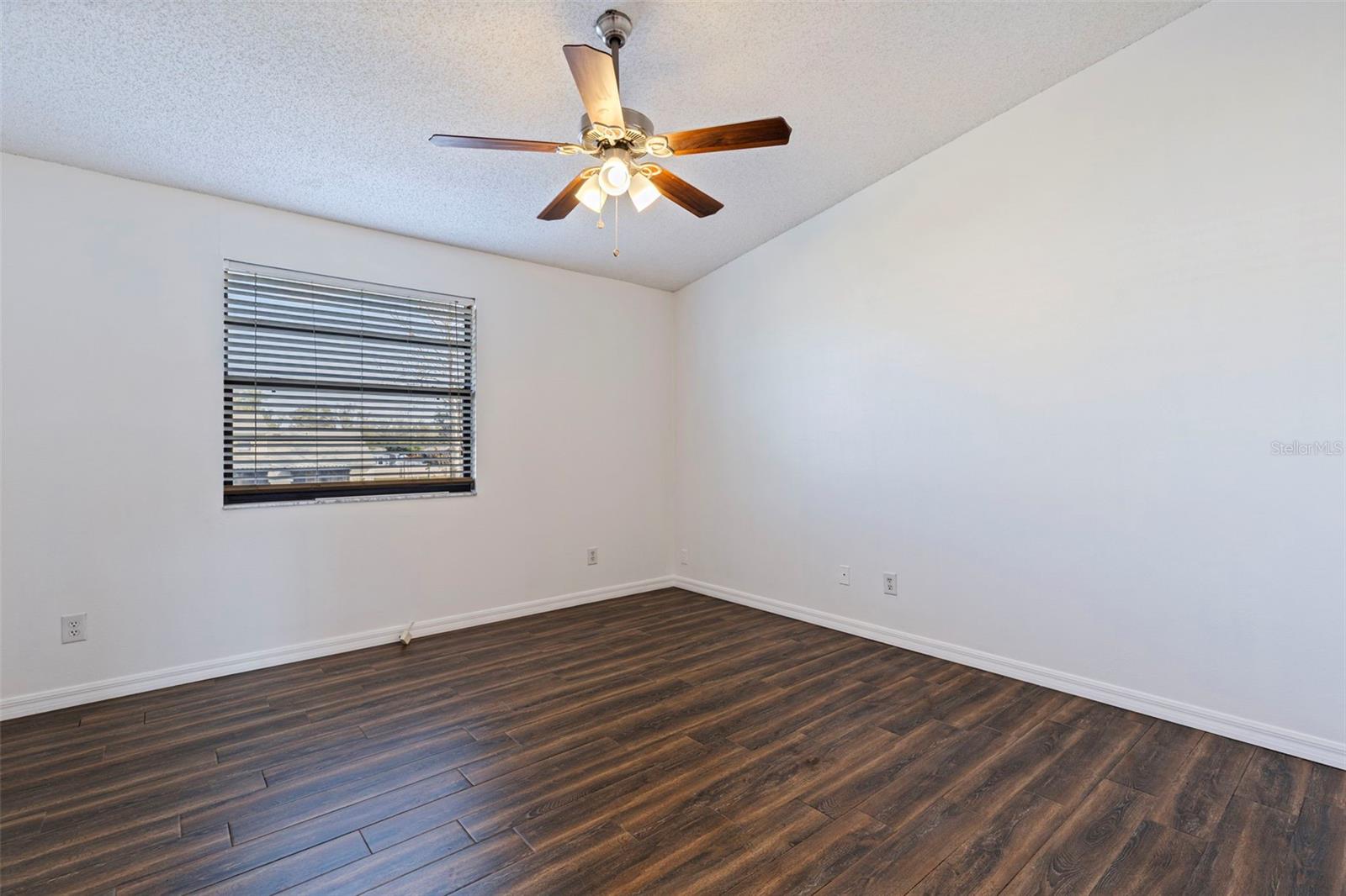 HAMPTON PARK TWNHMS UNIT 02 - Residential