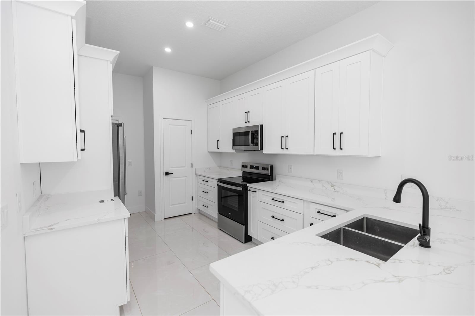 21 N HAMPTON AVENUE Lot 2