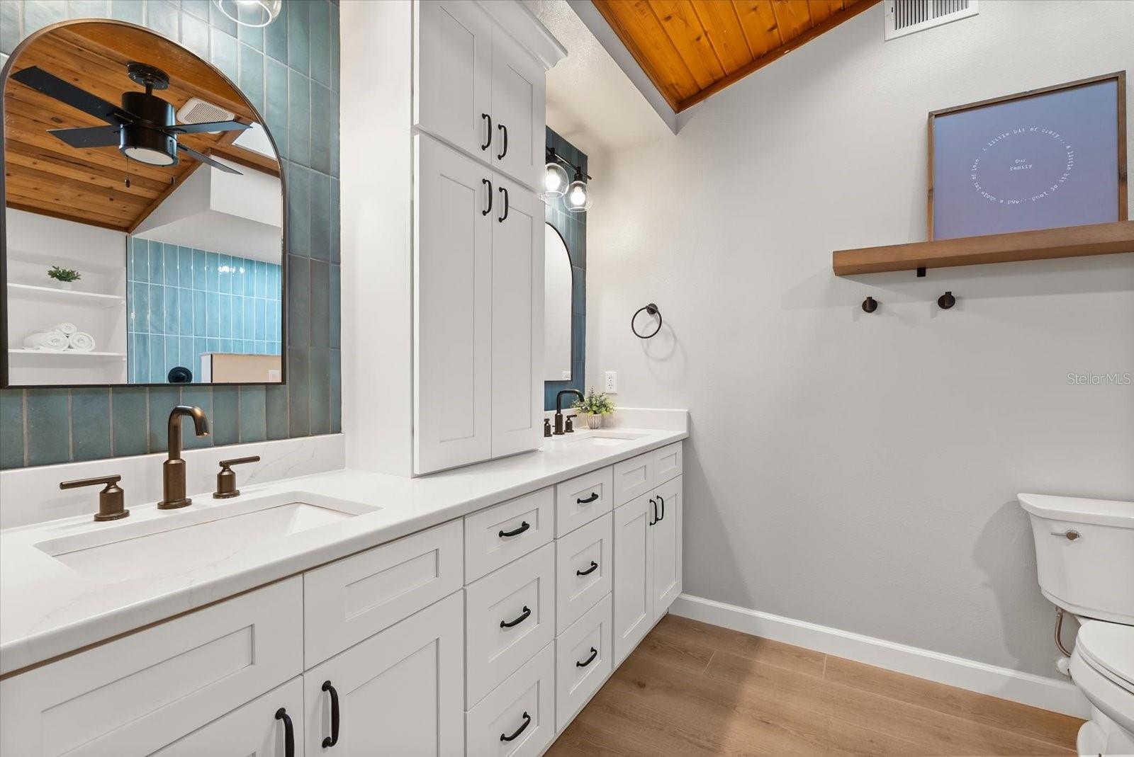 WEDGEWOOD TENNIS VILLAS - Residential