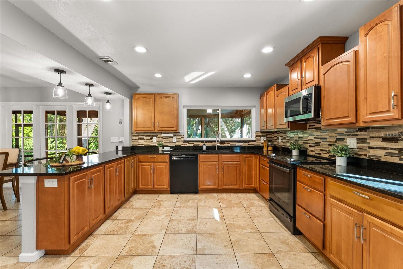 WEDGEWOOD TENNIS VILLAS - Residential