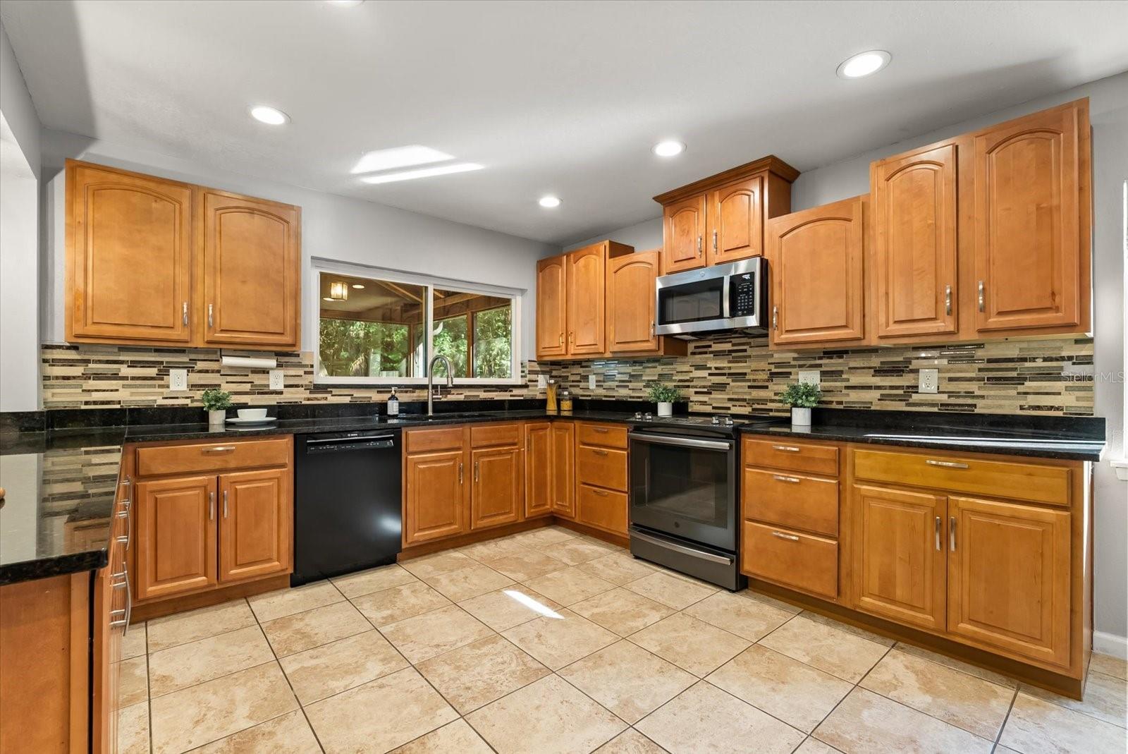 WEDGEWOOD TENNIS VILLAS - Residential