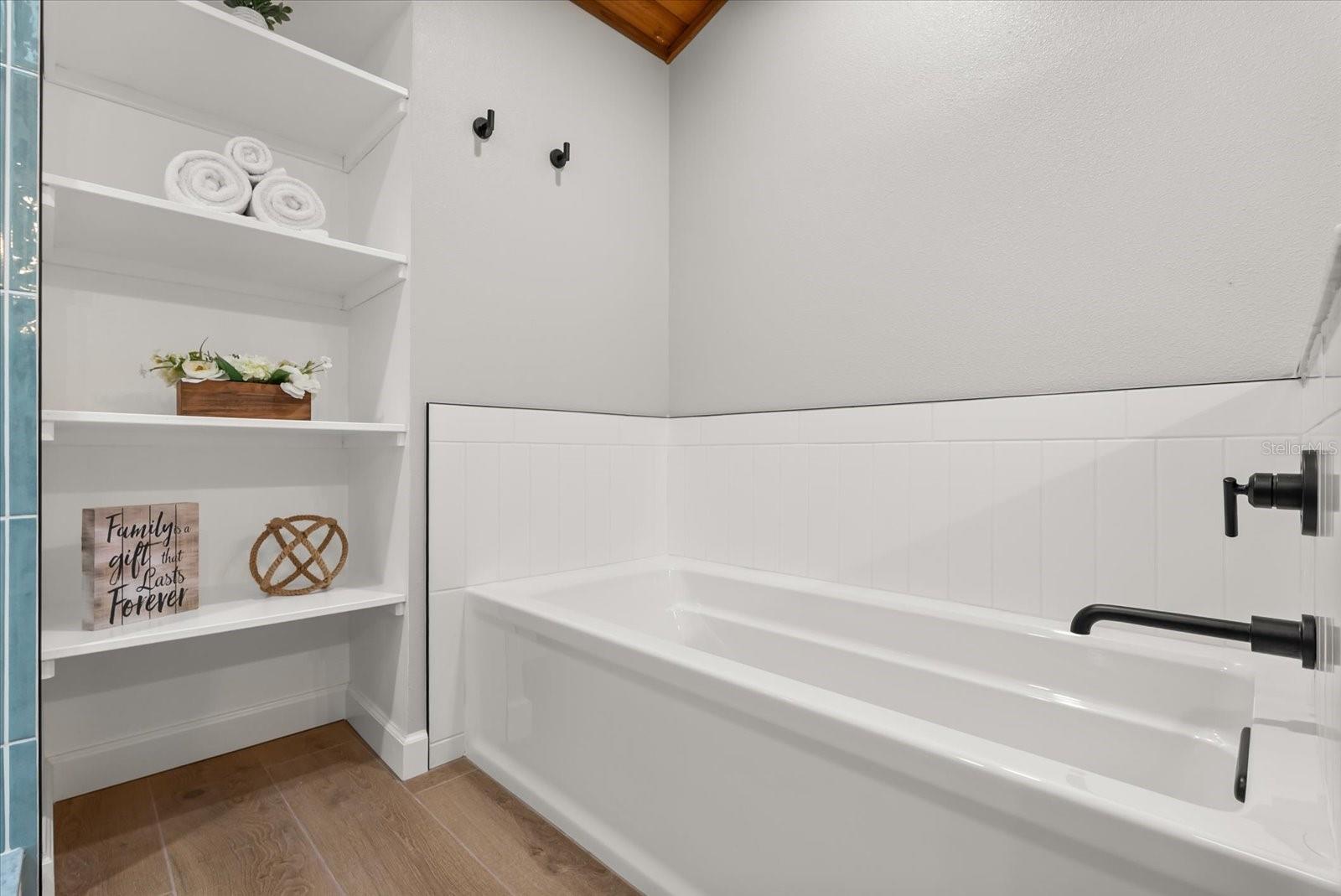 WEDGEWOOD TENNIS VILLAS - Residential