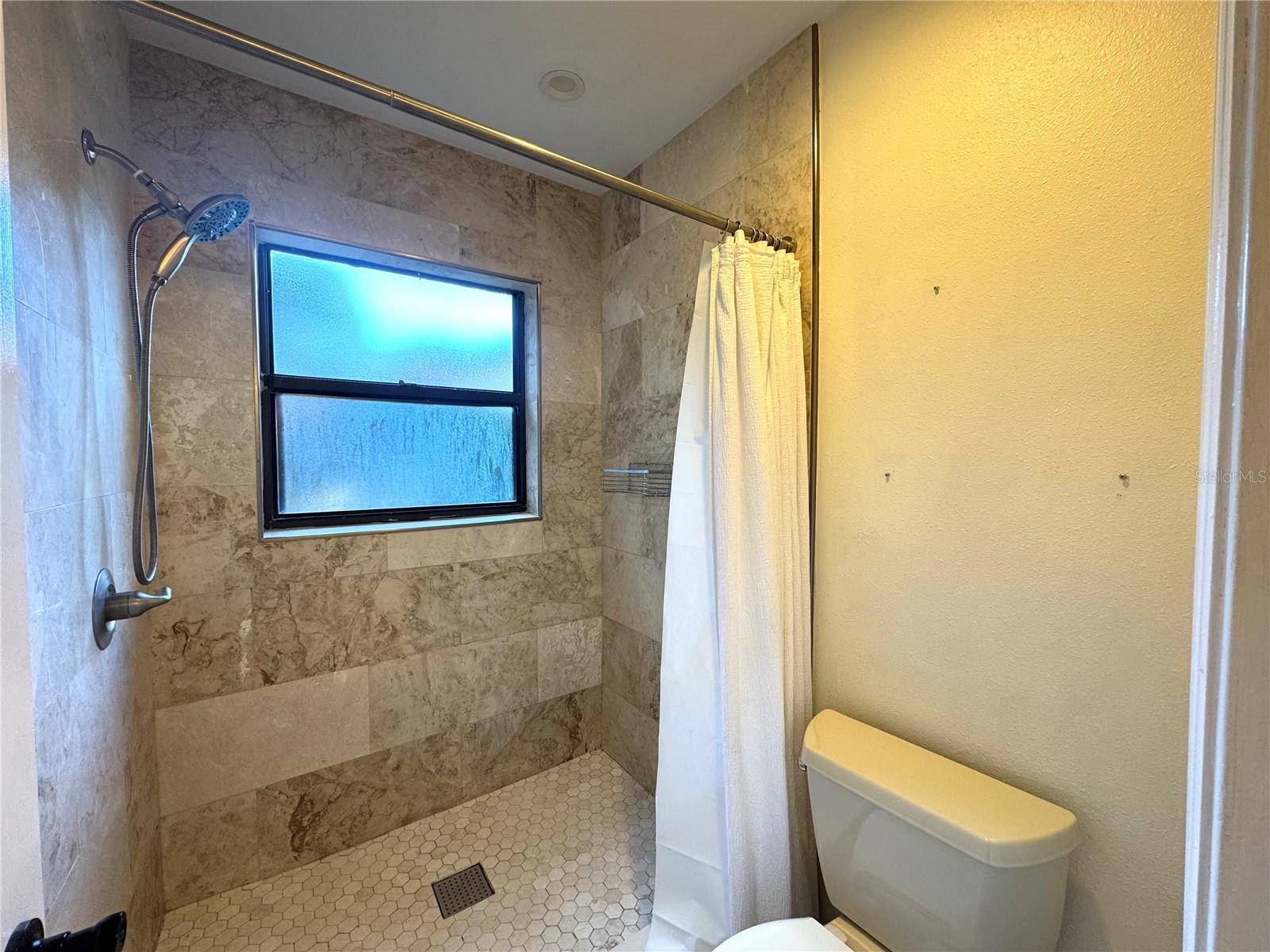 SILVER WOODS PH 02 - Residential Lease