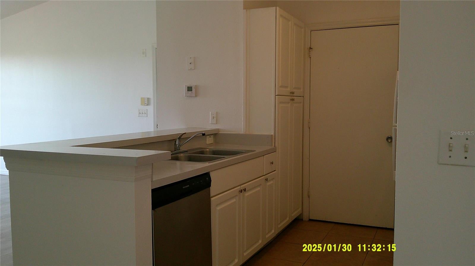 5548 METROWEST BOULEVARD 306