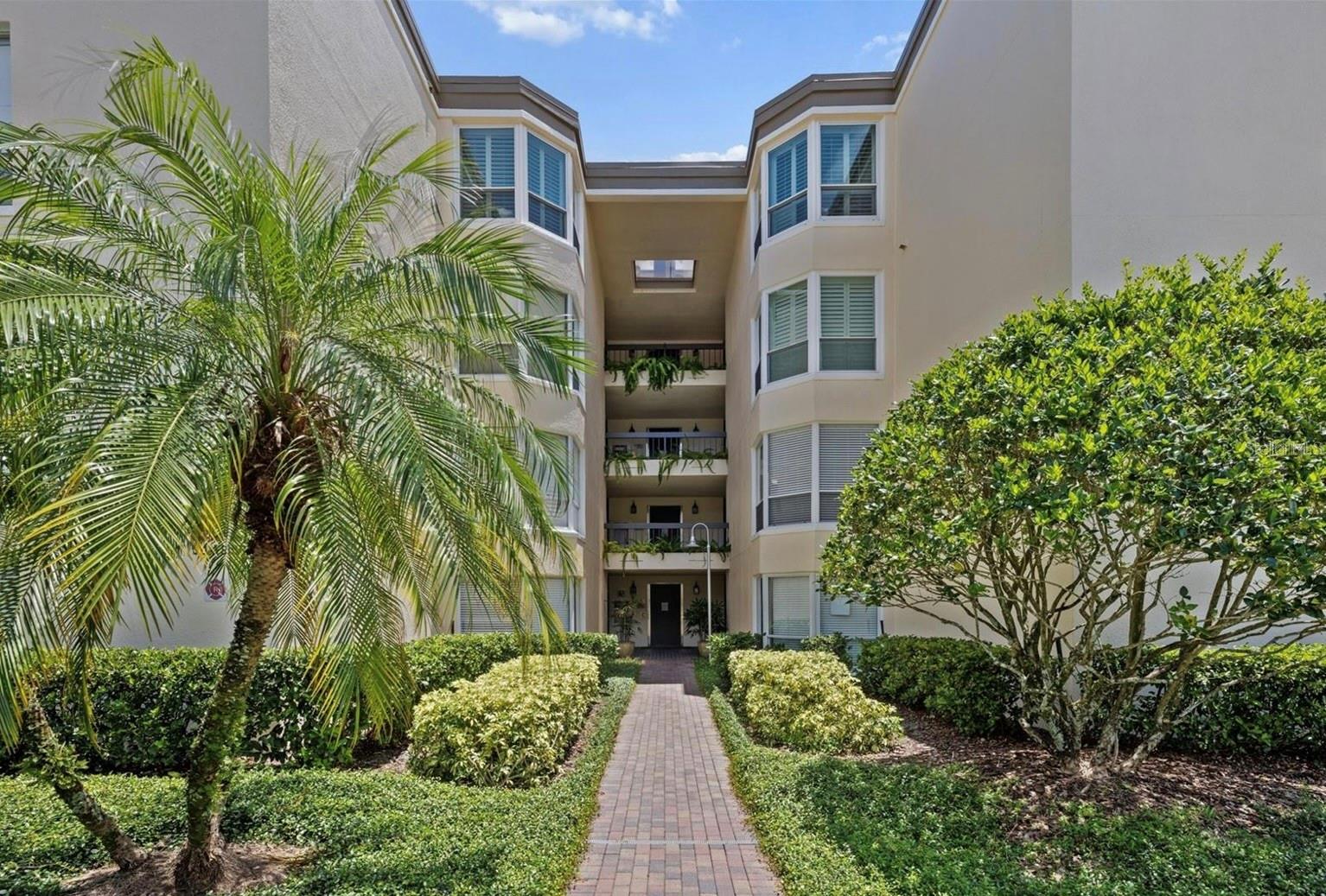MOORINGS ON LAKE MAITLAND CONDO - Residential