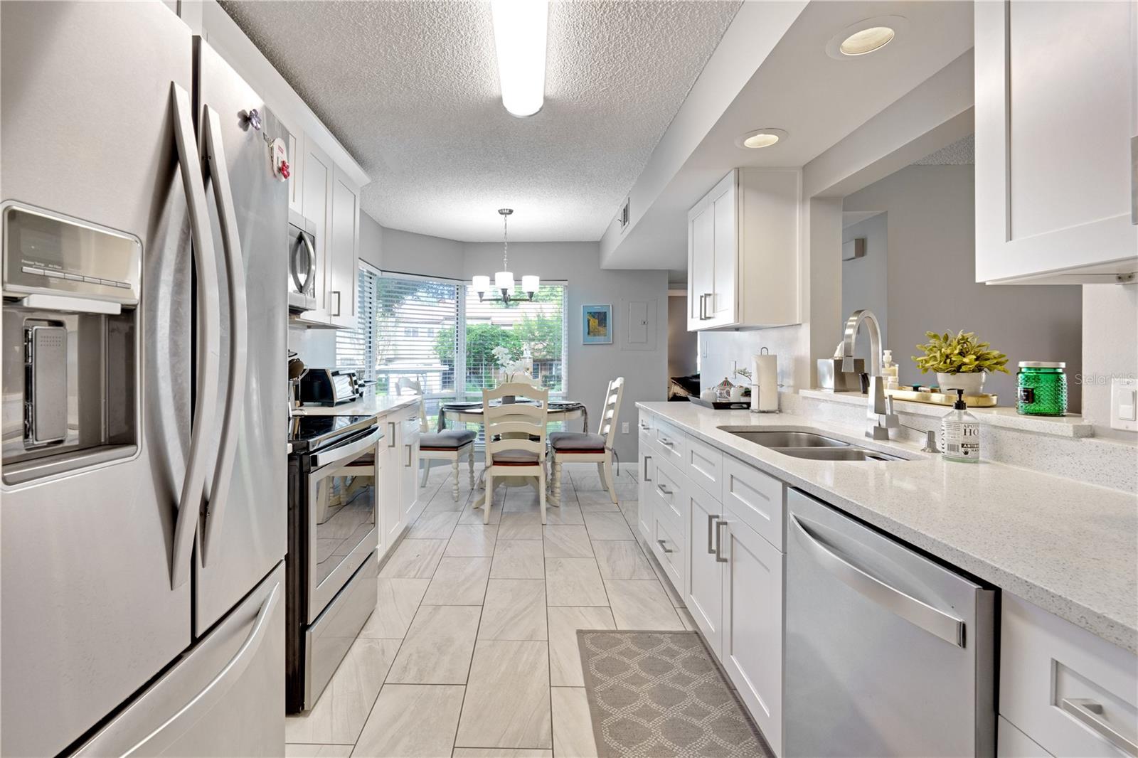 MOORINGS ON LAKE MAITLAND CONDO - Residential