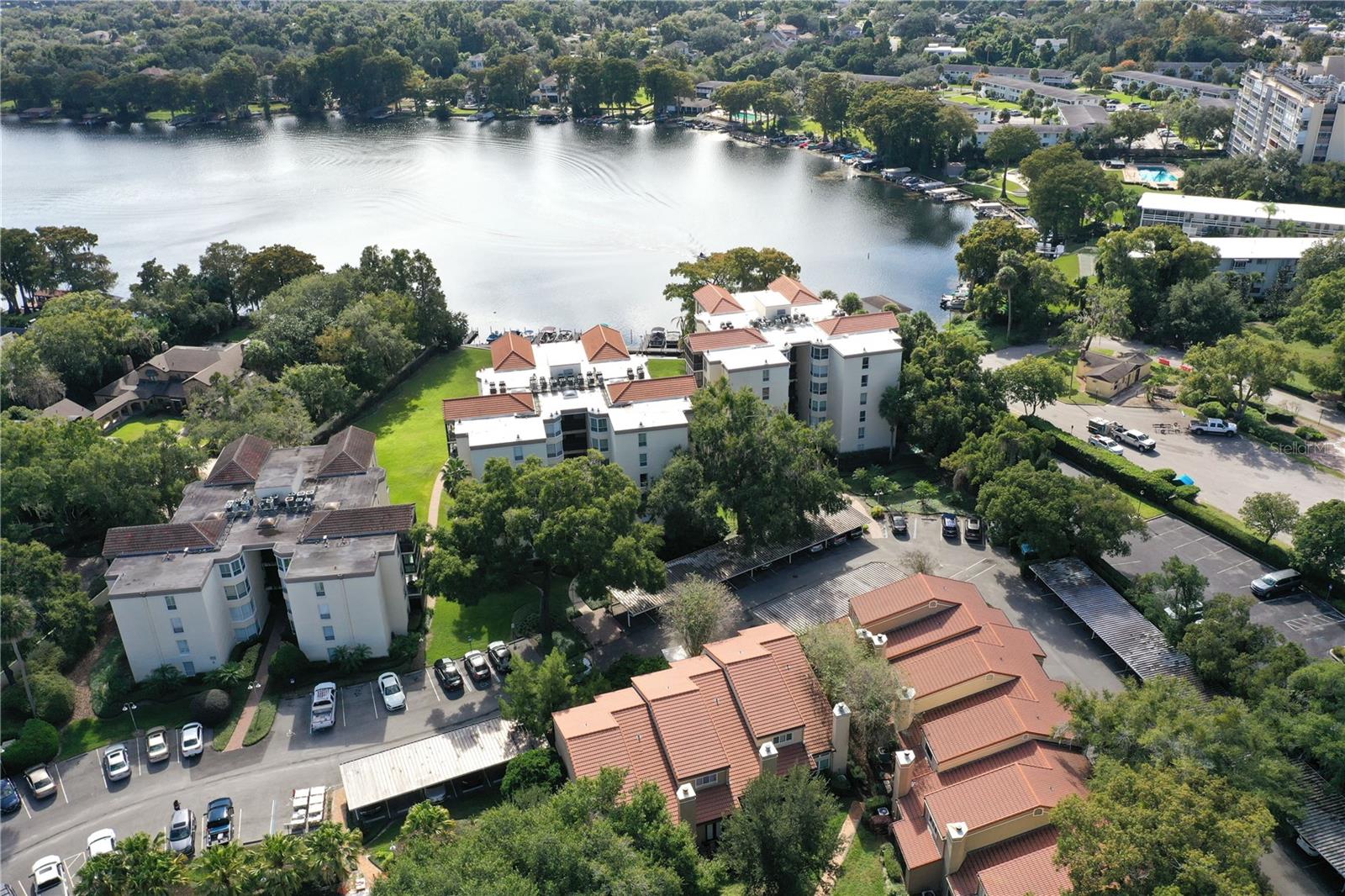 MOORINGS ON LAKE MAITLAND CONDO - Residential
