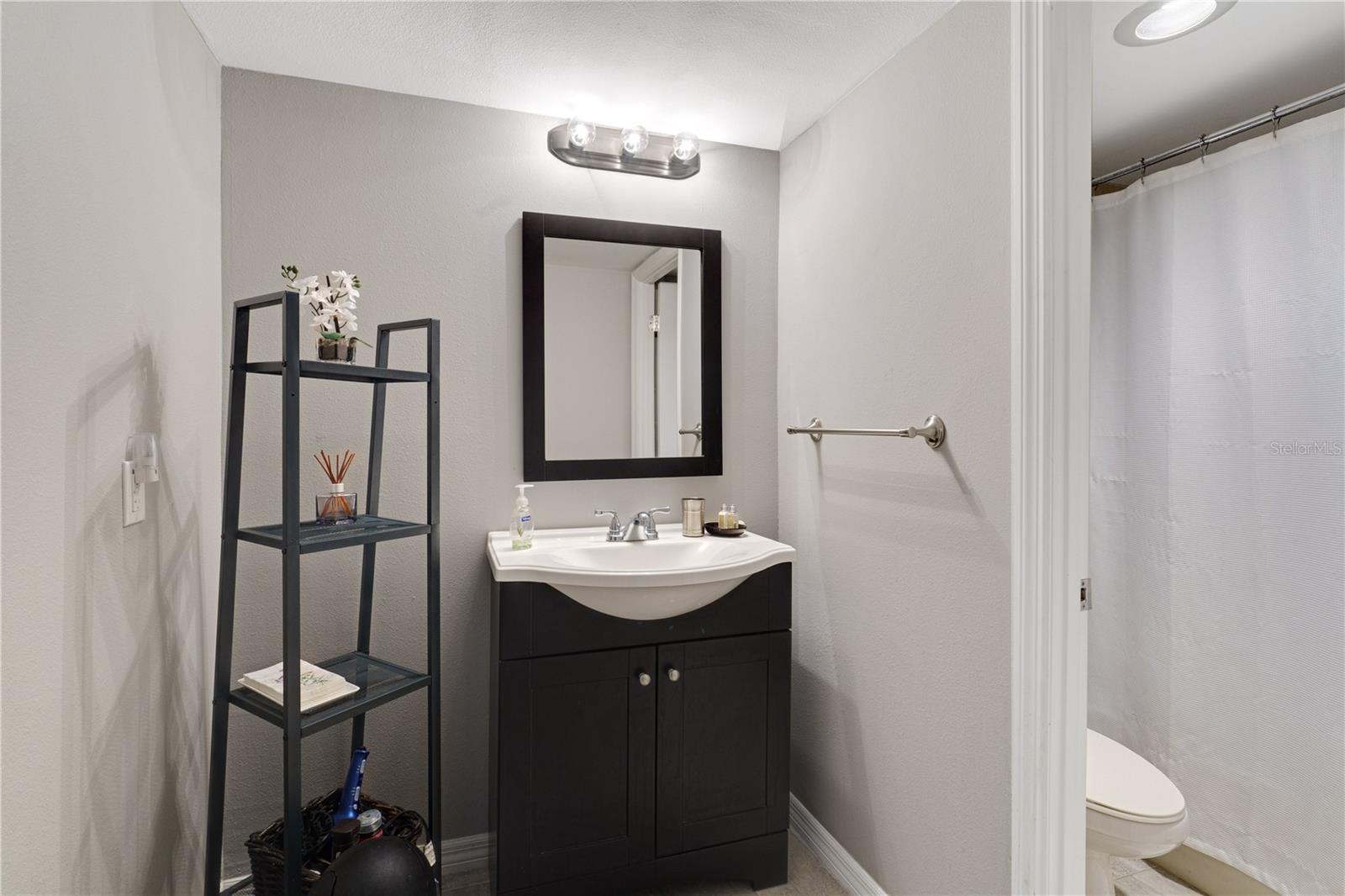 MOORINGS ON LAKE MAITLAND CONDO - Residential