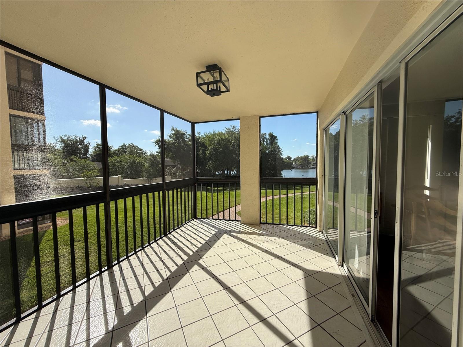 MOORINGS ON LAKE MAITLAND CONDO - Residential