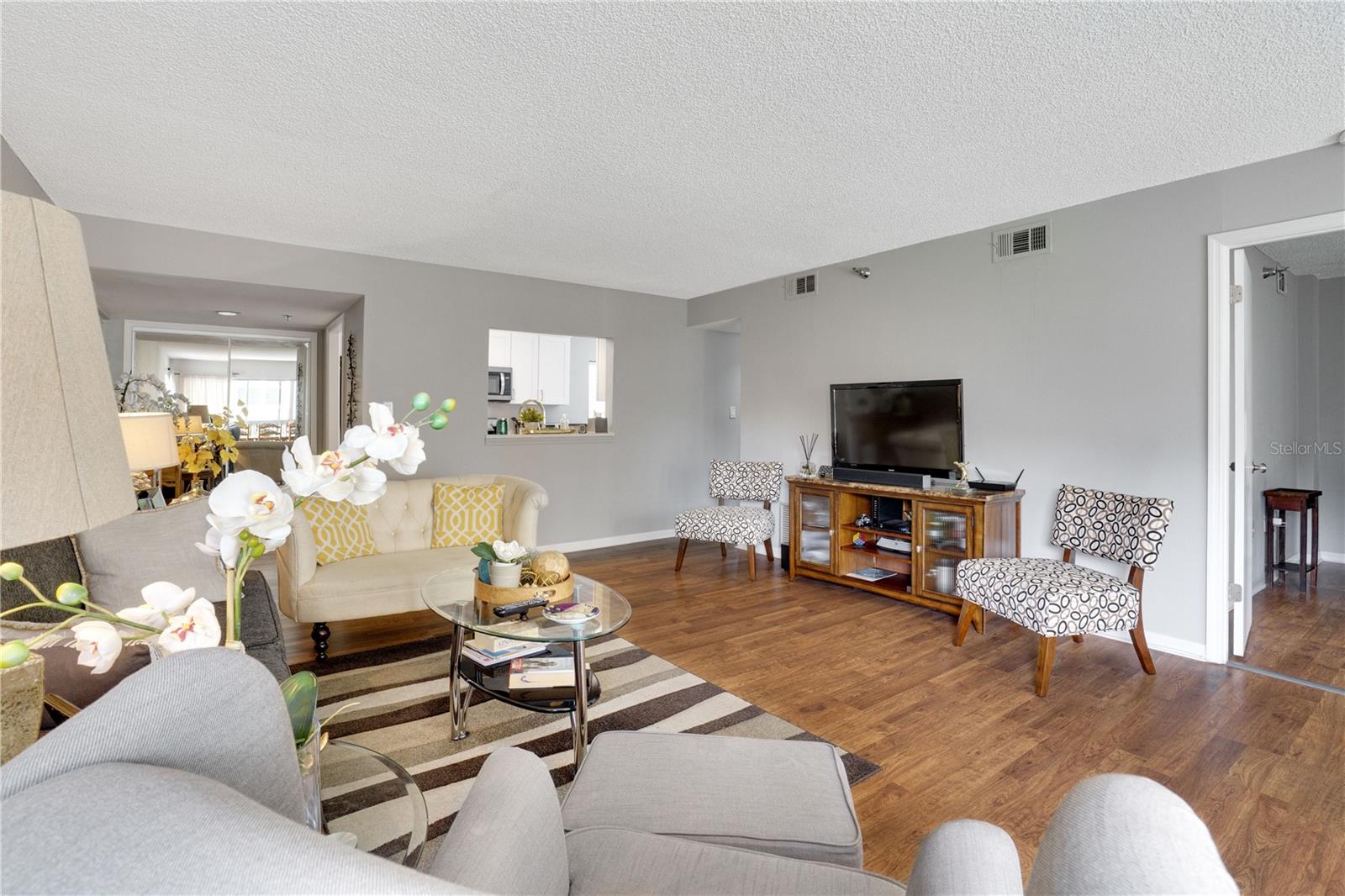 MOORINGS ON LAKE MAITLAND CONDO - Residential