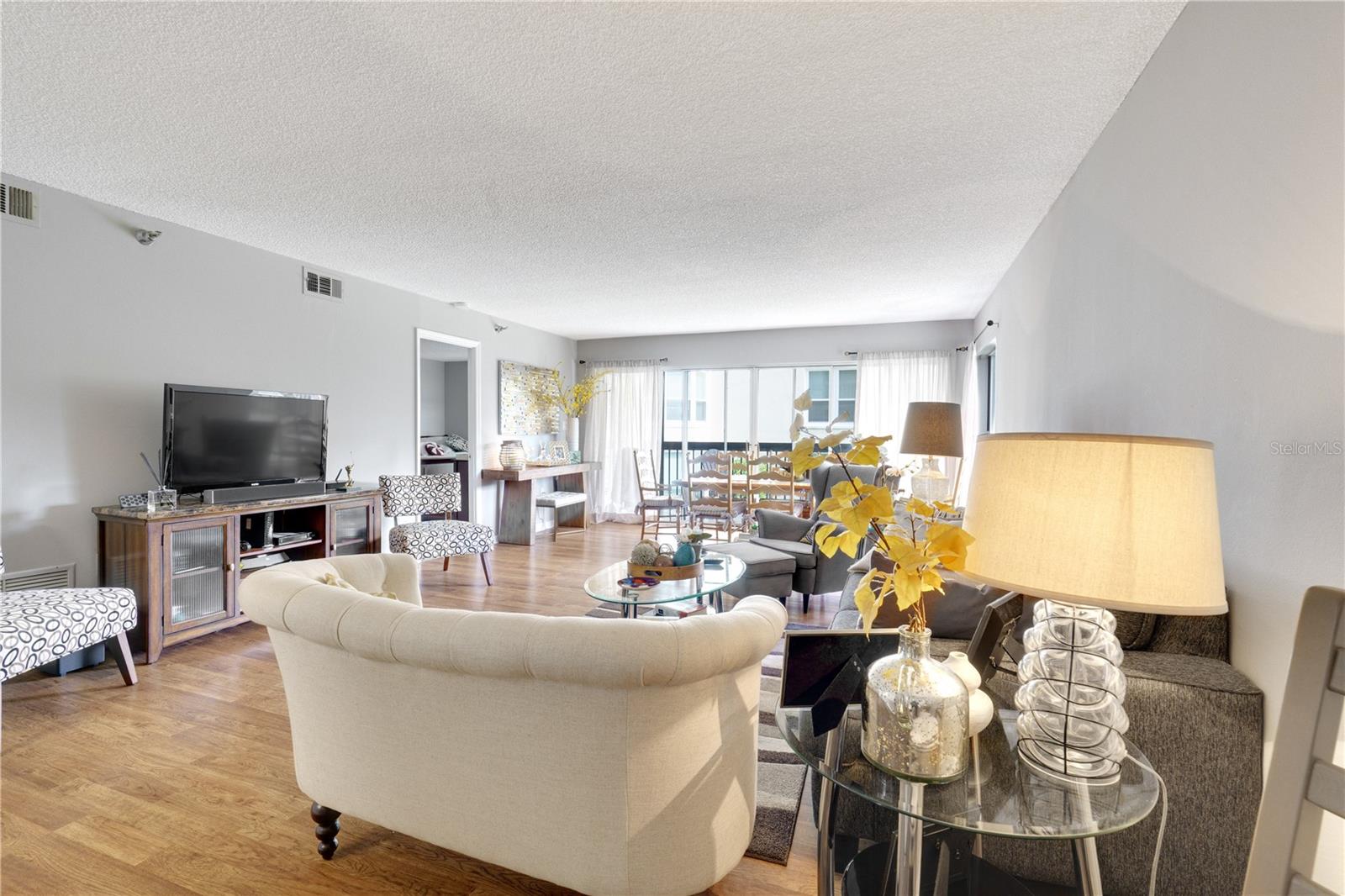 MOORINGS ON LAKE MAITLAND CONDO - Residential