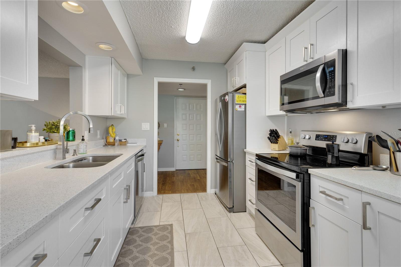 MOORINGS ON LAKE MAITLAND CONDO - Residential