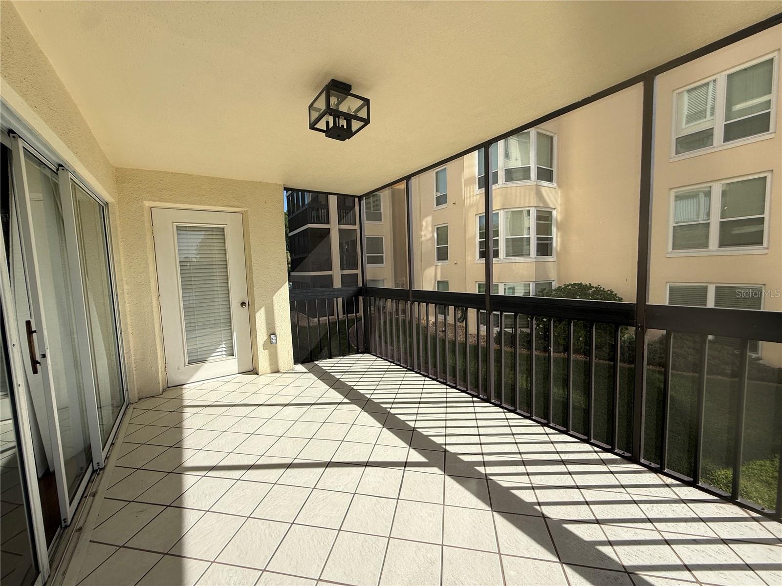 MOORINGS ON LAKE MAITLAND CONDO - Residential