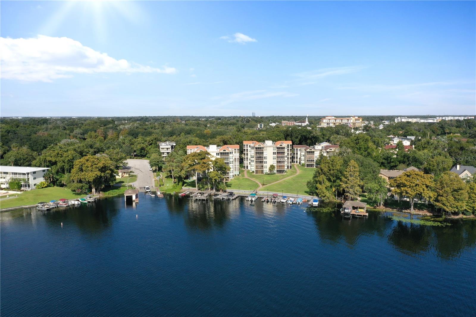MOORINGS ON LAKE MAITLAND CONDO - Residential