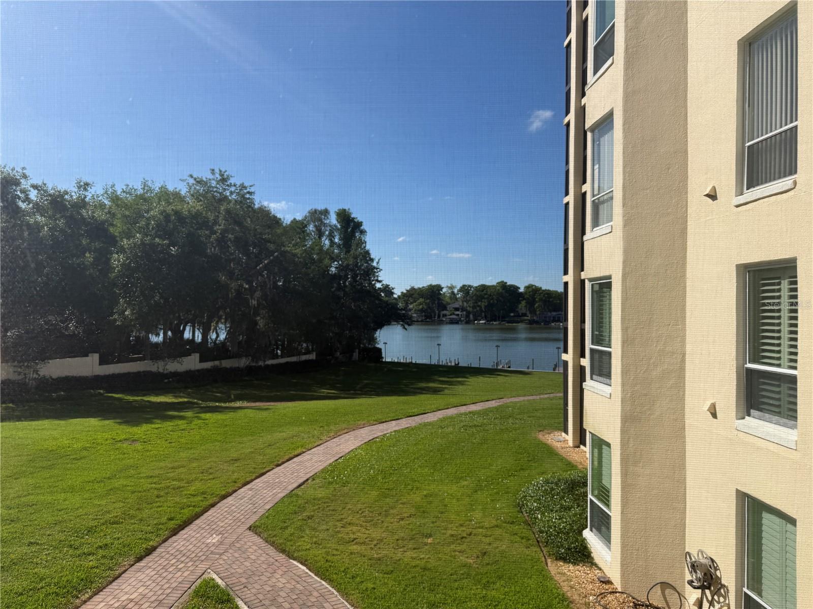MOORINGS ON LAKE MAITLAND CONDO - Residential