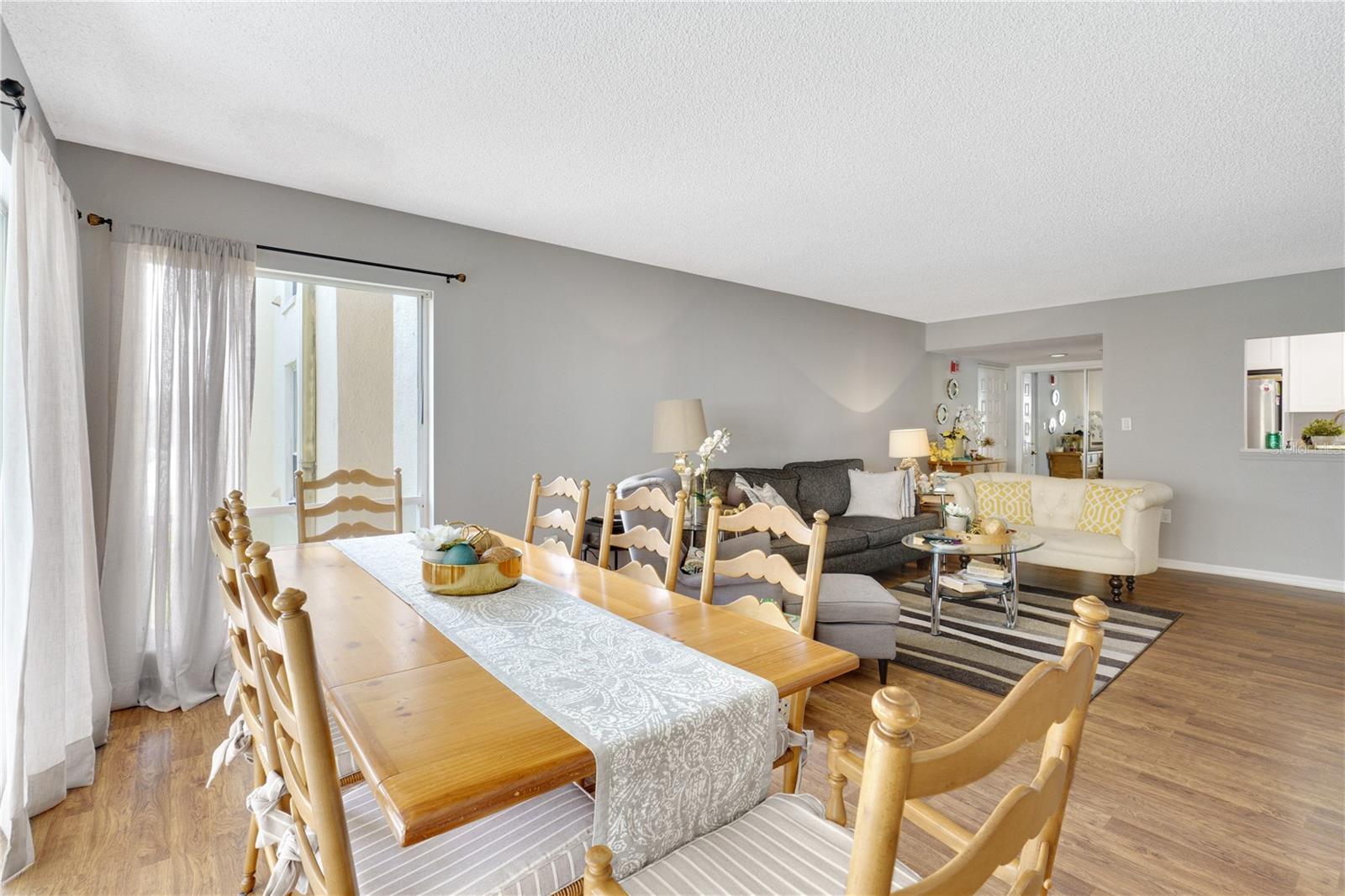 MOORINGS ON LAKE MAITLAND CONDO - Residential