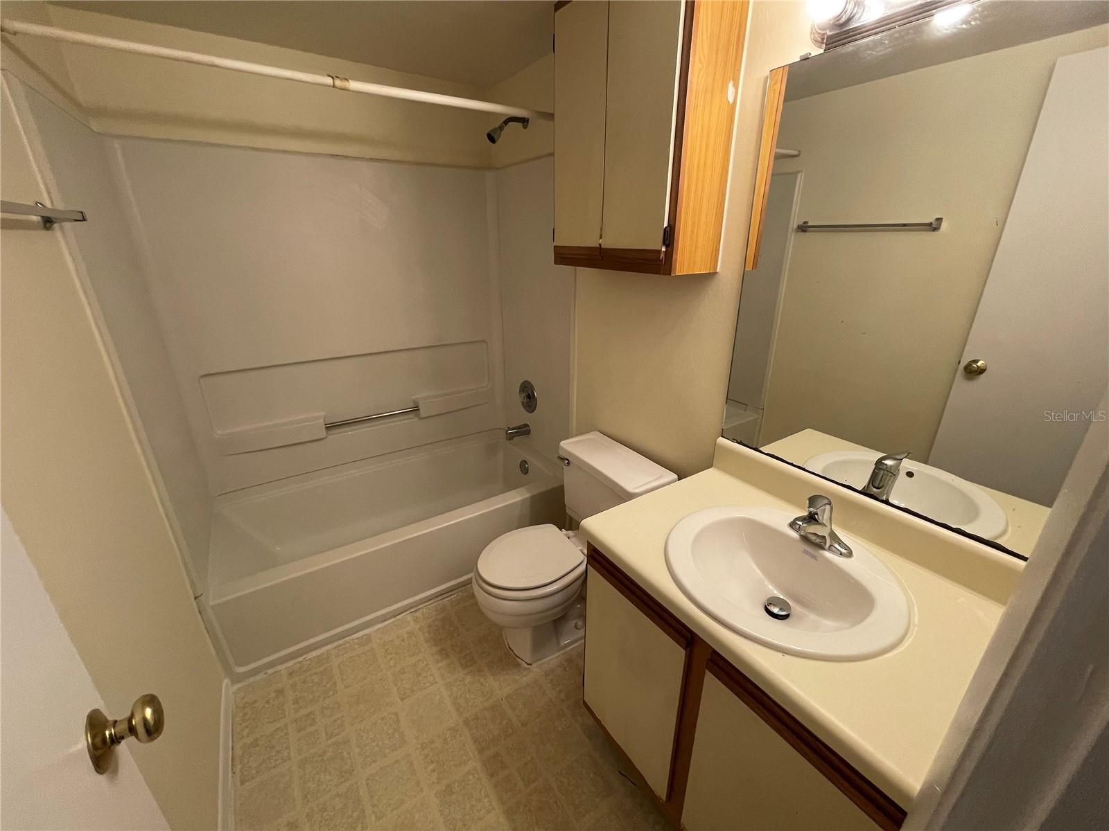 LANDING A CONDO - Residential