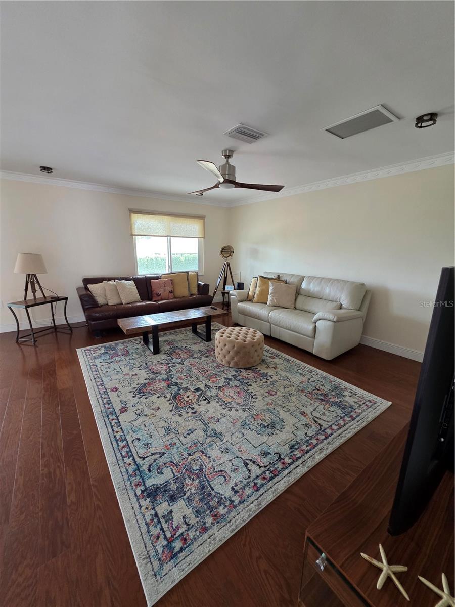 2310 MEDFORD LANE