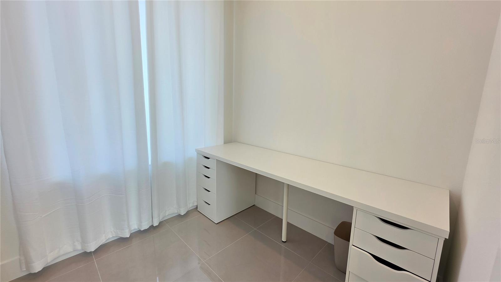 AQUA LAGOON - Residential Lease