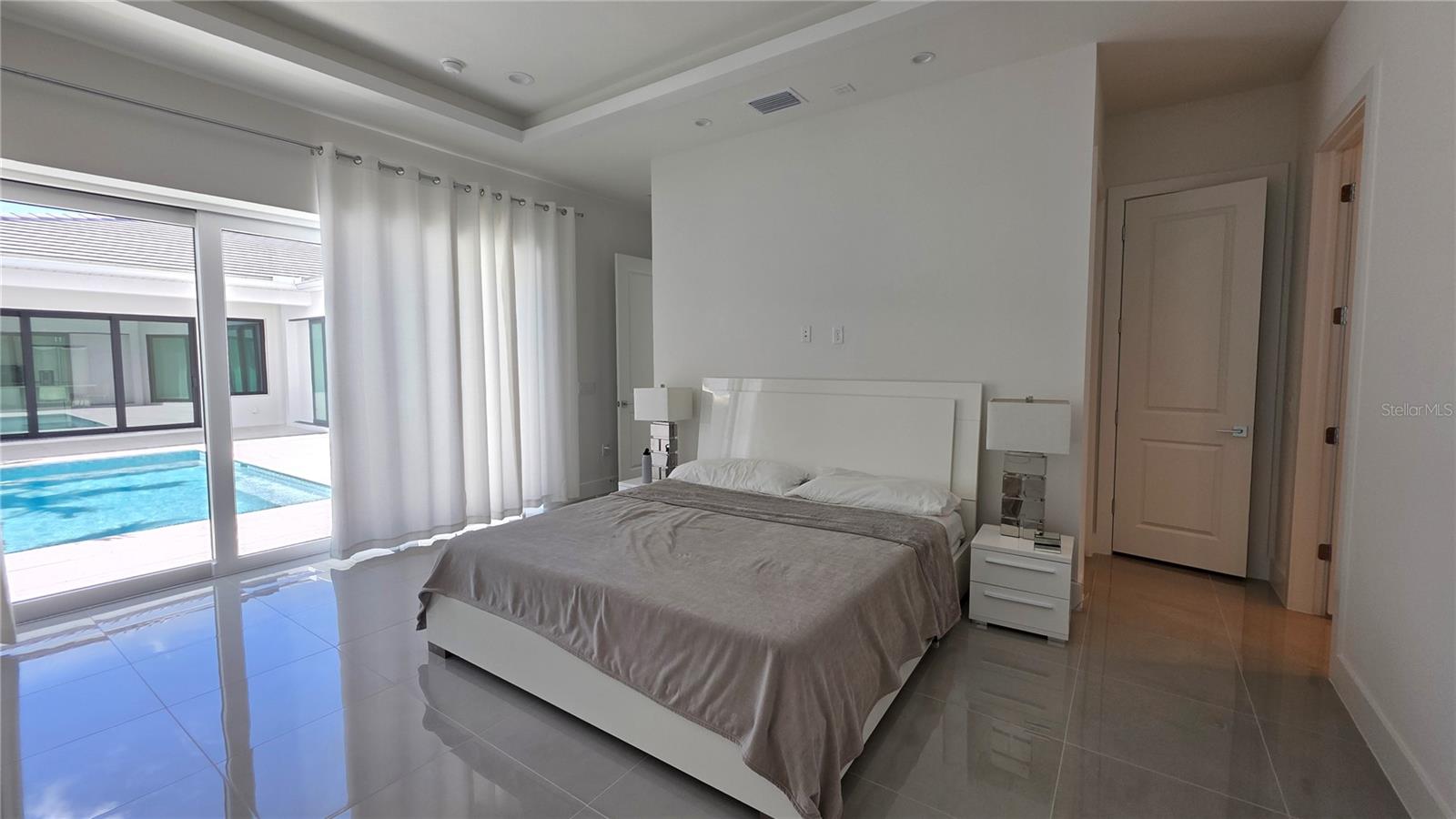AQUA LAGOON - Residential Lease