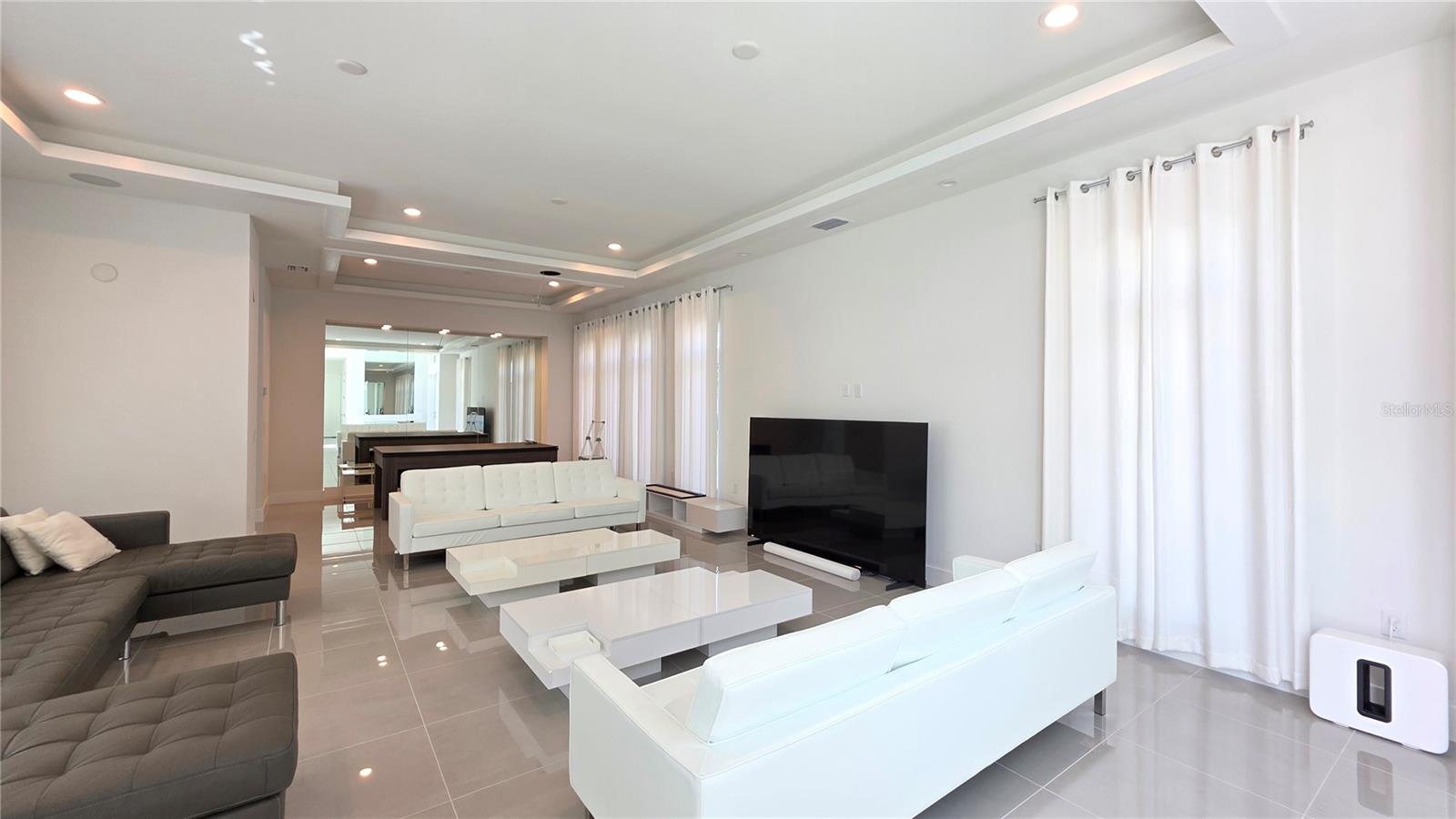 AQUA LAGOON - Residential Lease