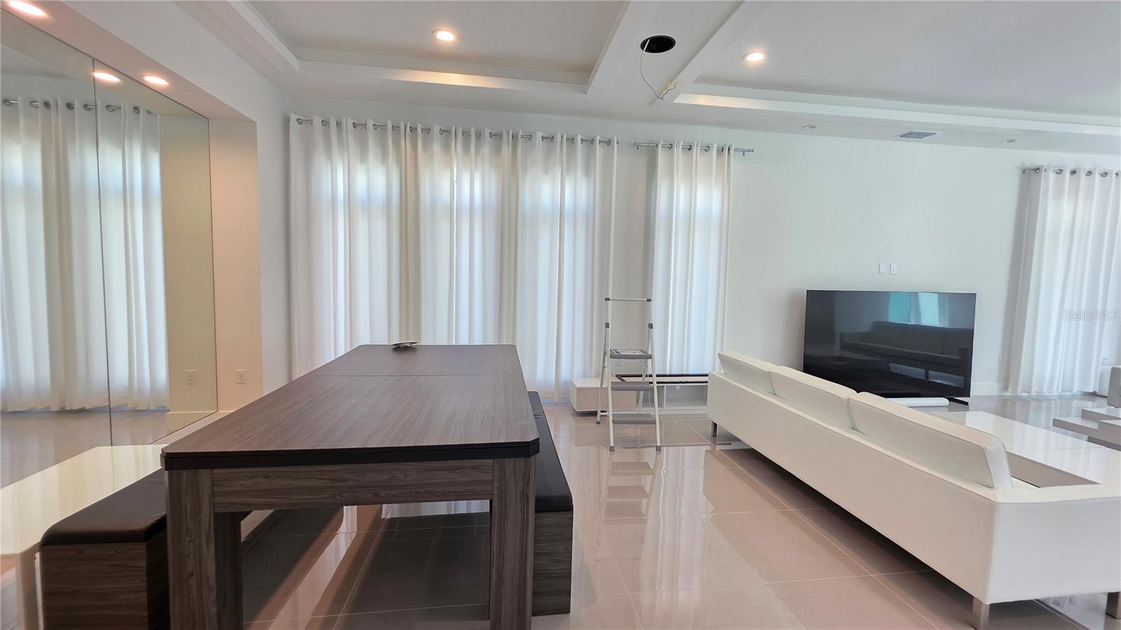 AQUA LAGOON - Residential Lease