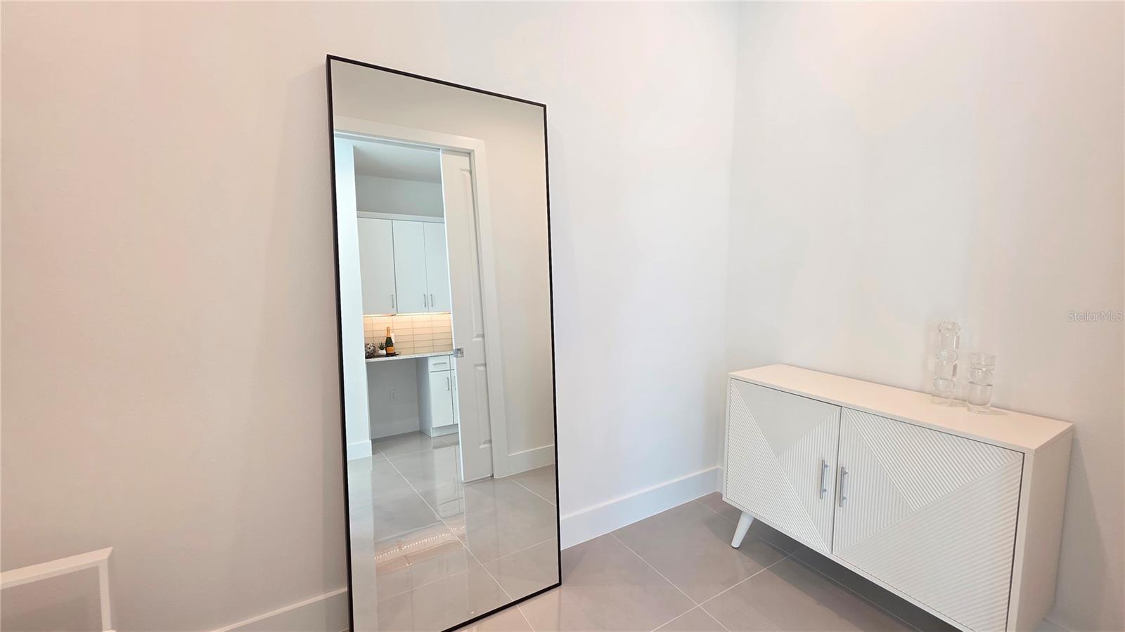 AQUA LAGOON - Residential Lease