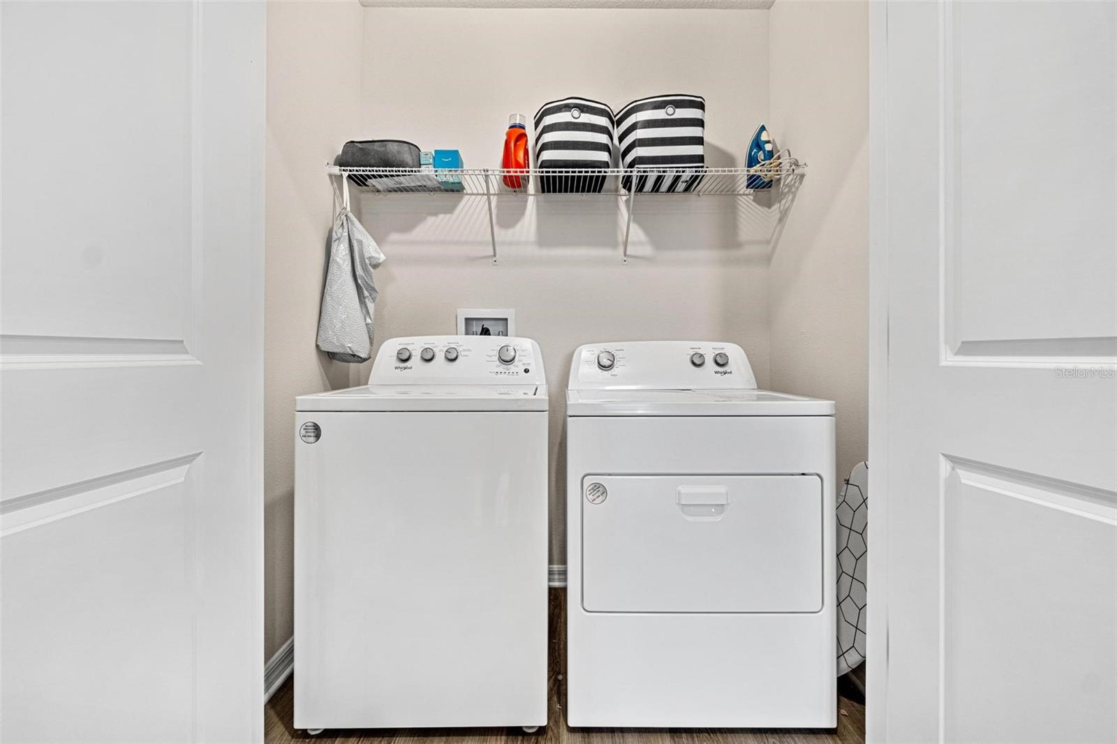 BAYSIDE POINTE - Residential