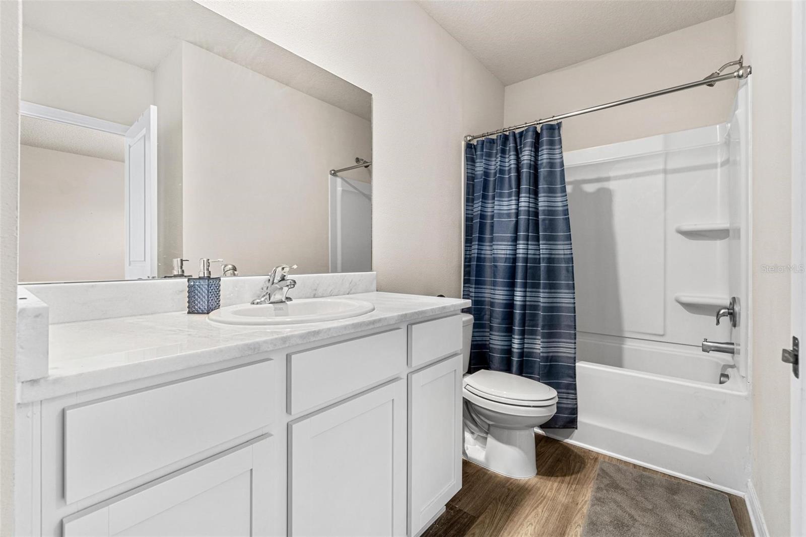 BAYSIDE POINTE - Residential