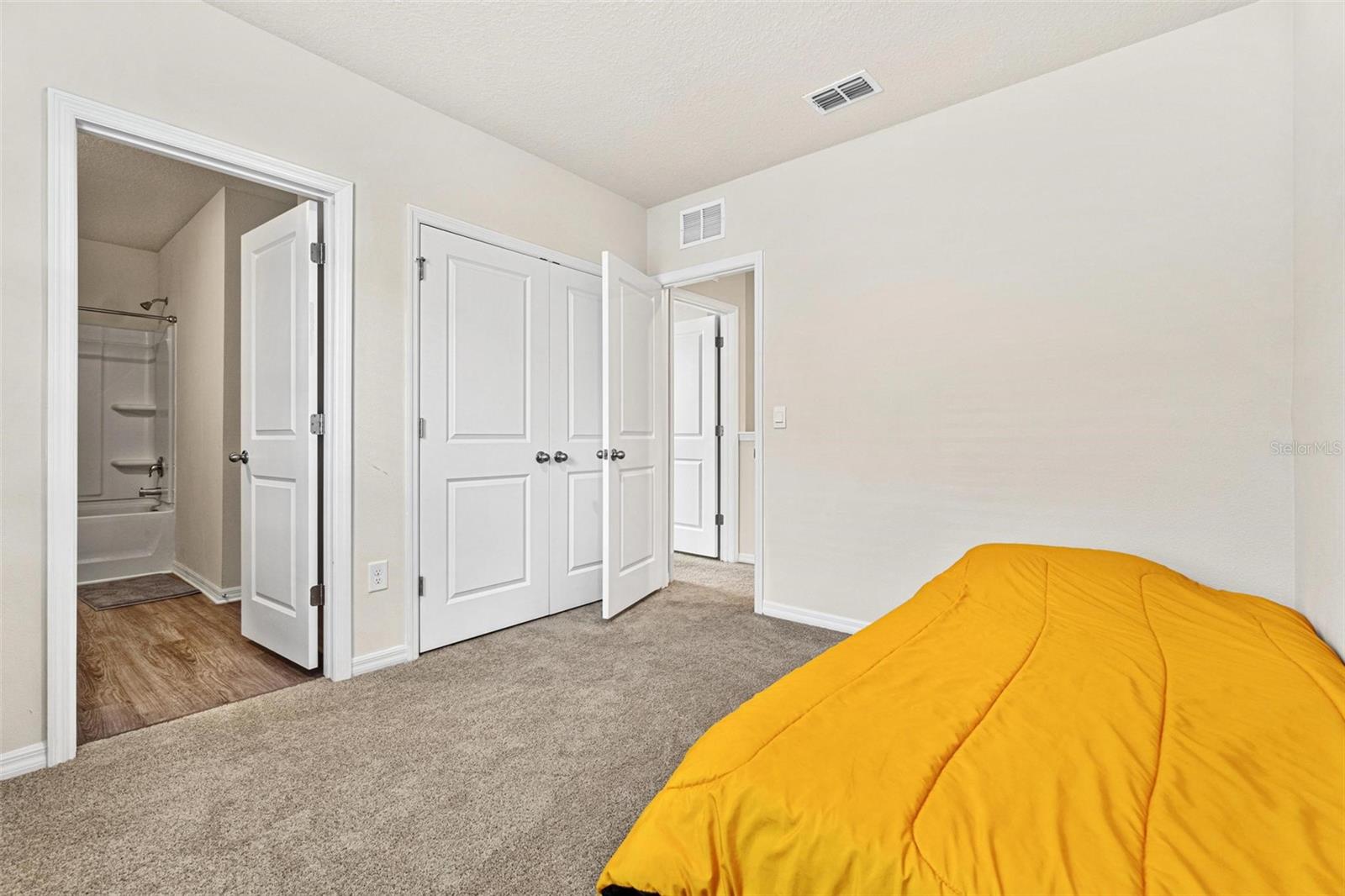 BAYSIDE POINTE - Residential