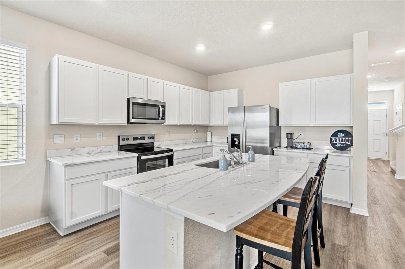 BAYSIDE POINTE - Residential