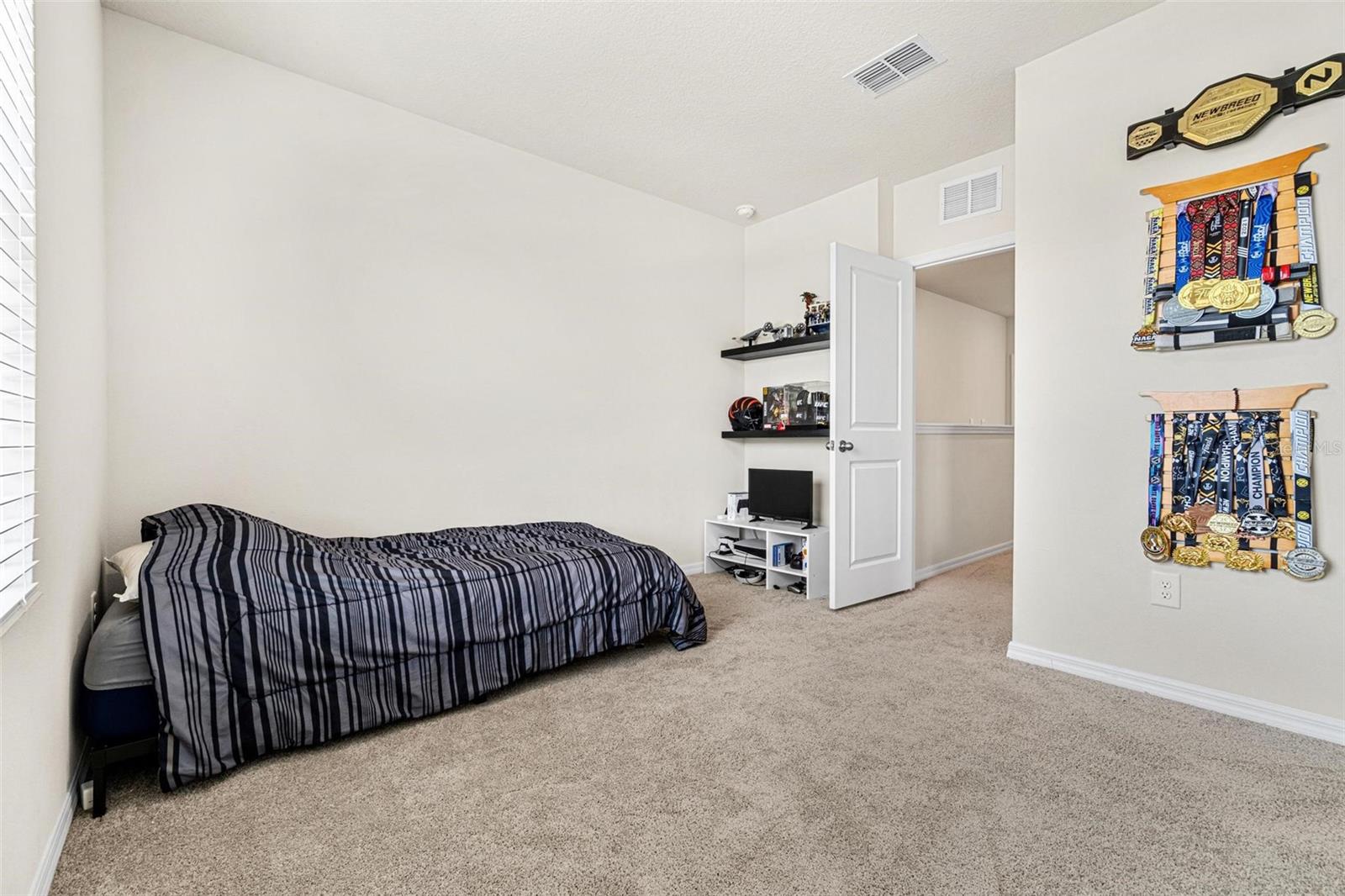 BAYSIDE POINTE - Residential