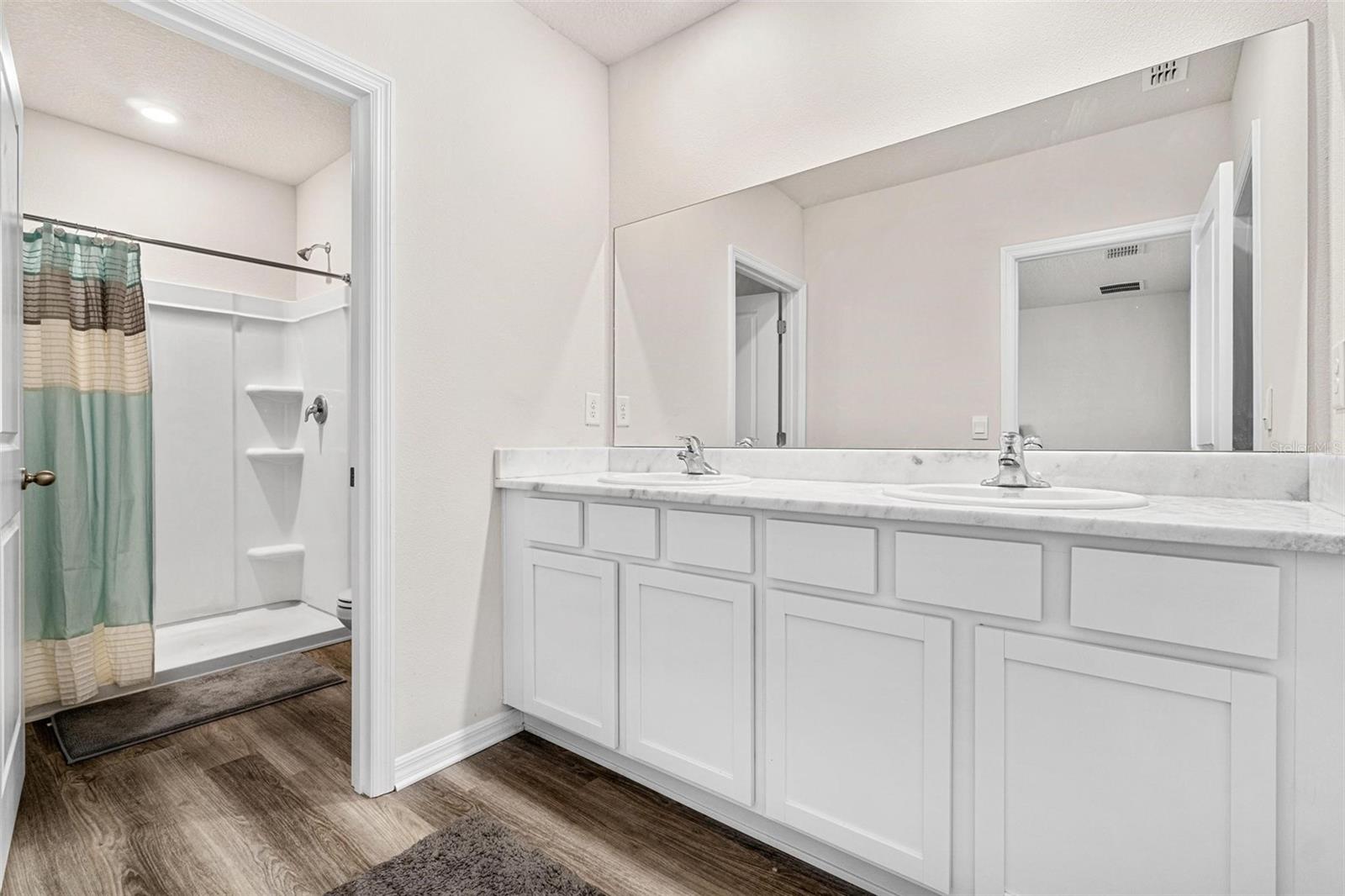 BAYSIDE POINTE - Residential