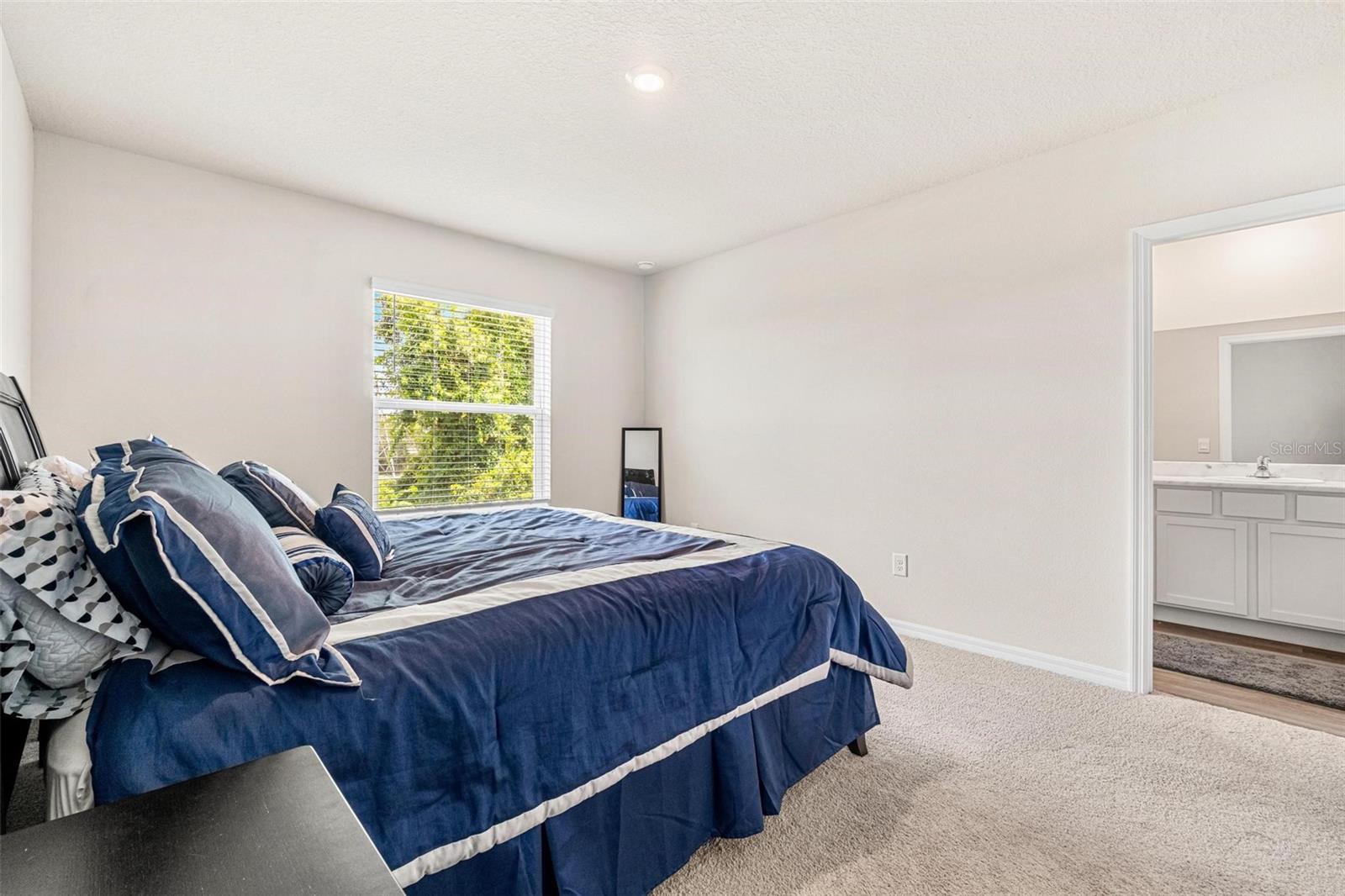 BAYSIDE POINTE - Residential